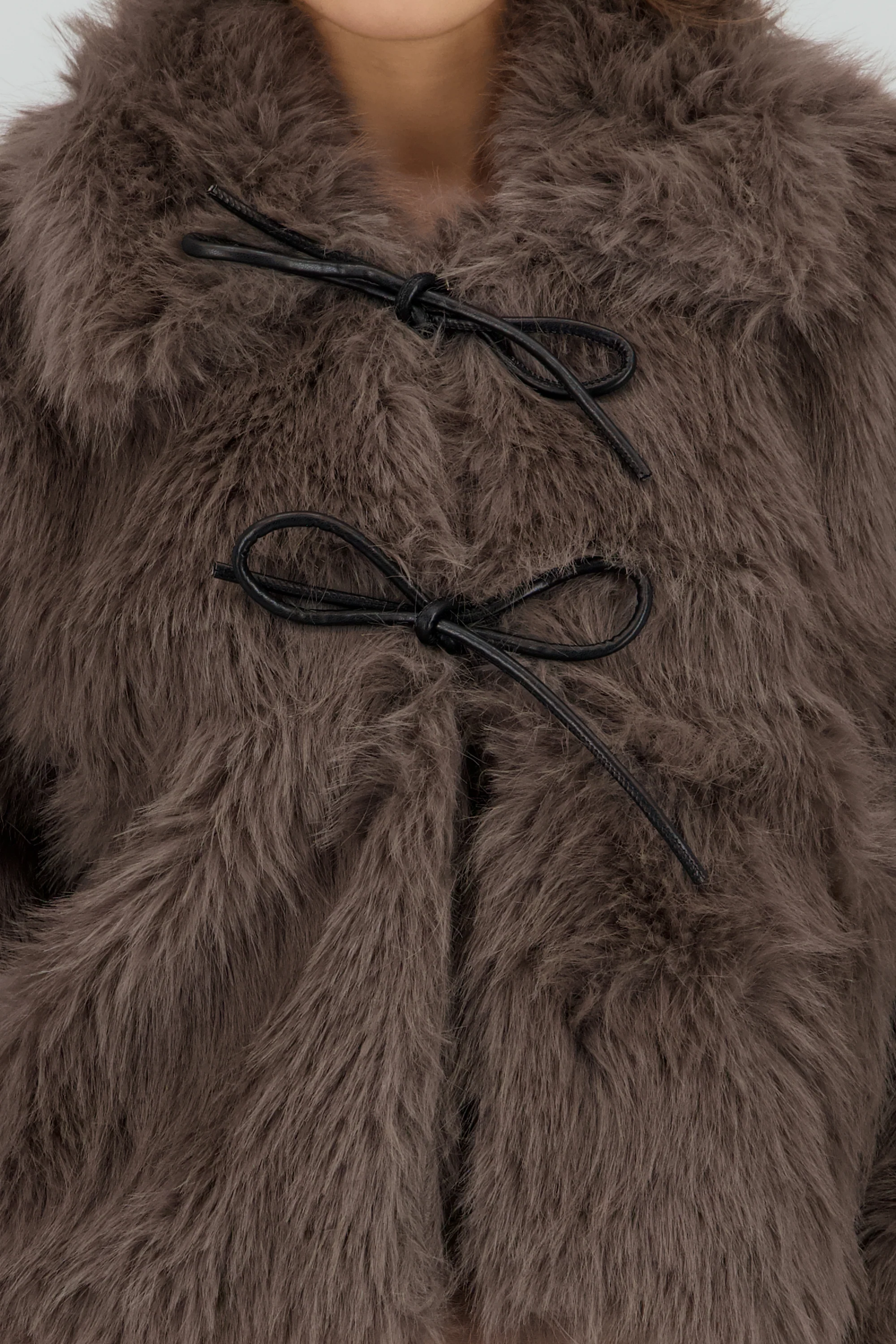 Abrigo corto peluche con lazos PU Hypsters - Image 5