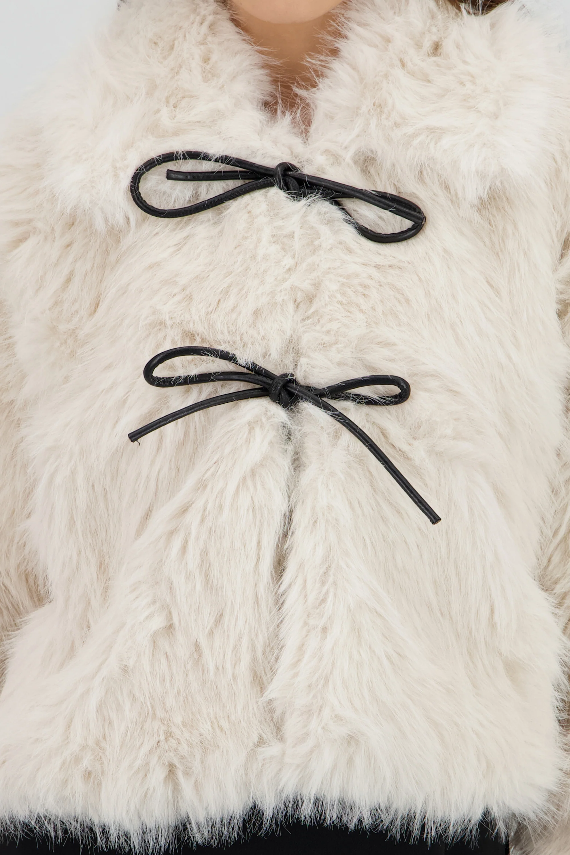Abrigo corto peluche con lazos PU Hypsters - Image 6