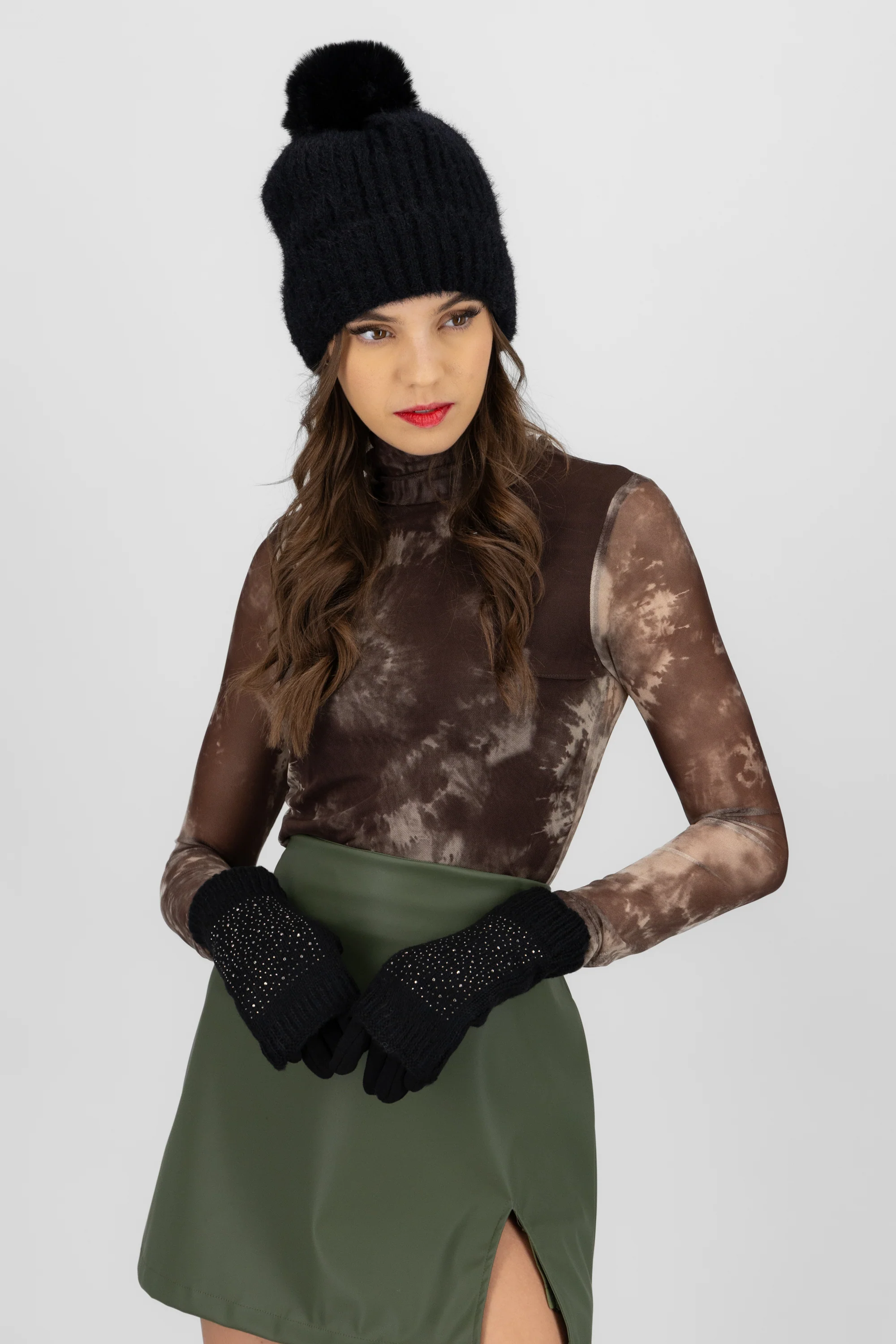 Beanie tejido fluffy - Image 2