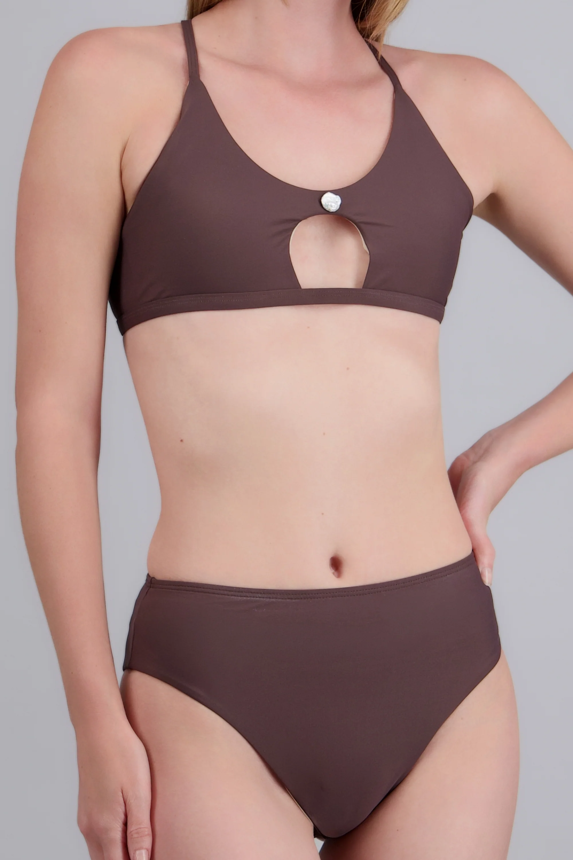Bikini calzon alto detalle concha - Image 5