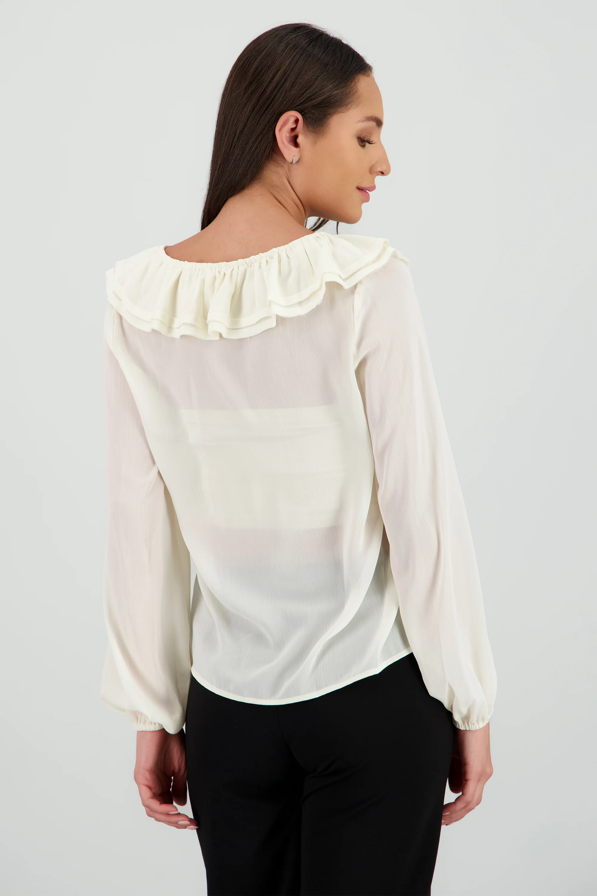 Blusa con escote olanes manga larga - Image 4