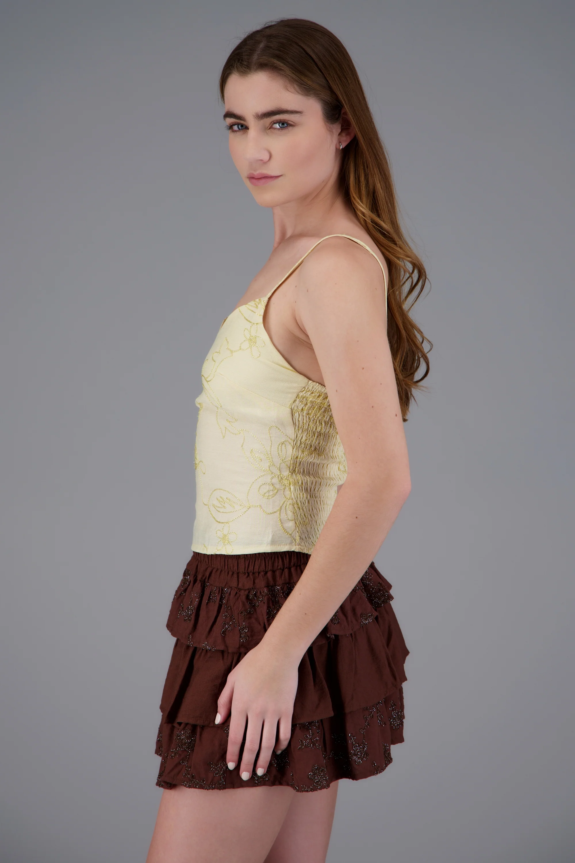Blusa de tirantes de flores luminosas - Image 4