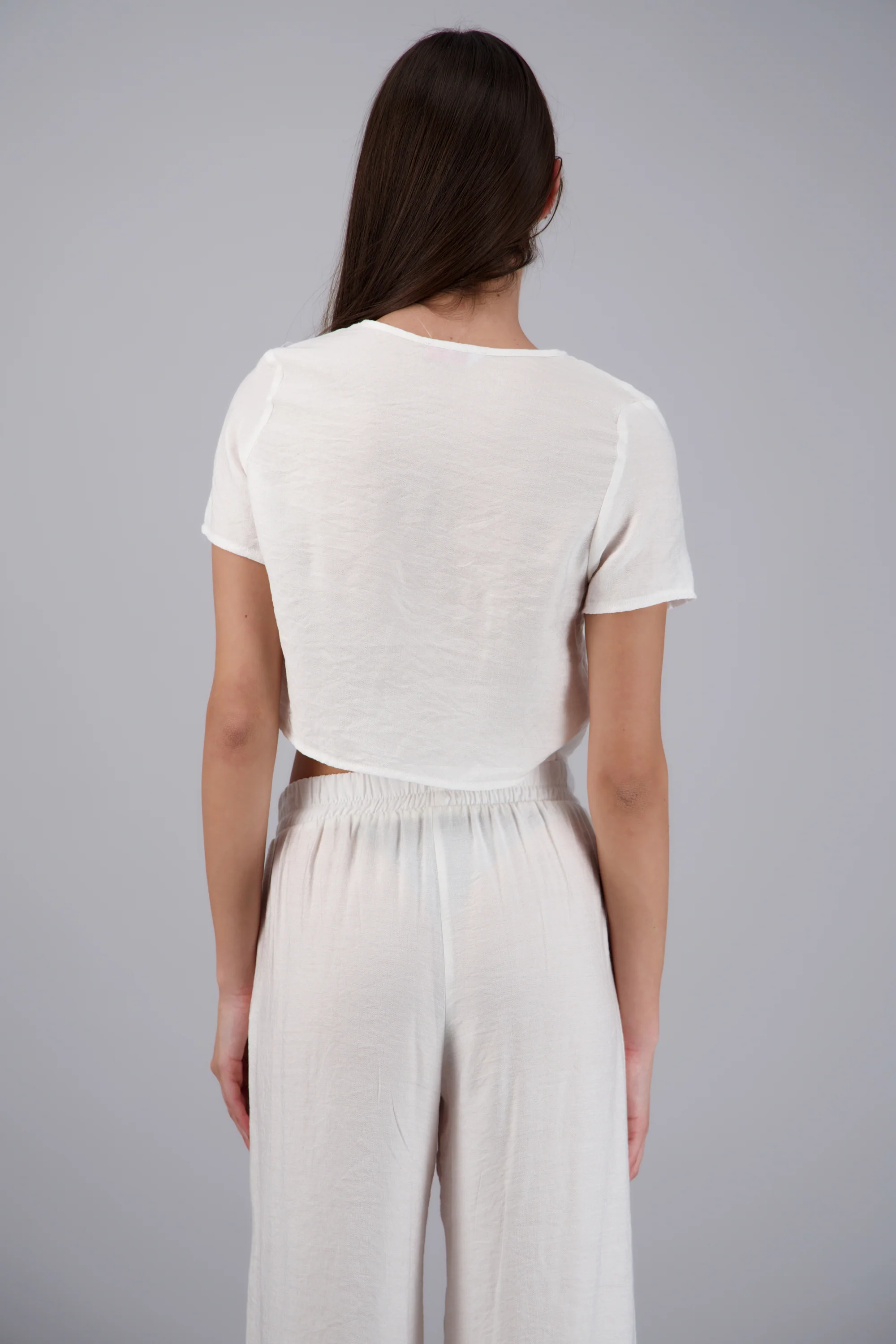 Blusa detalle bordado con nudos en manga corta - Image 5