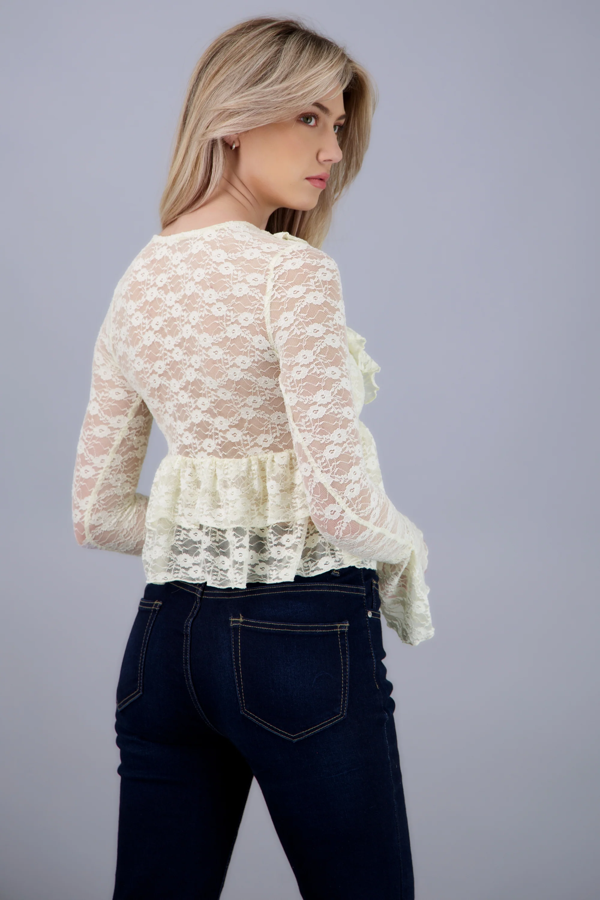 BLUSA ENCAJE M/L DET OLANES - Image 3