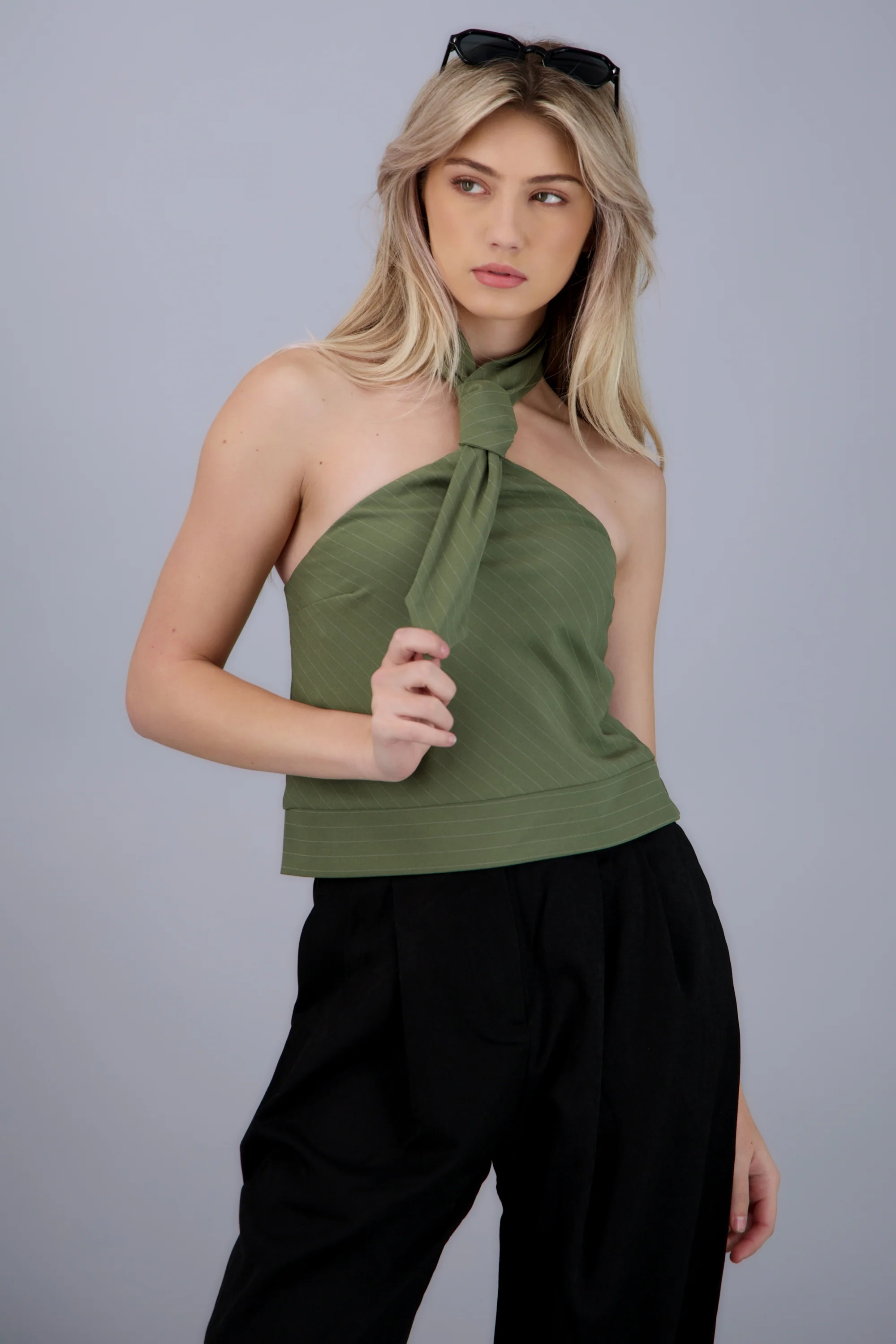 Blusa halter de rayas con corbata - Image 3