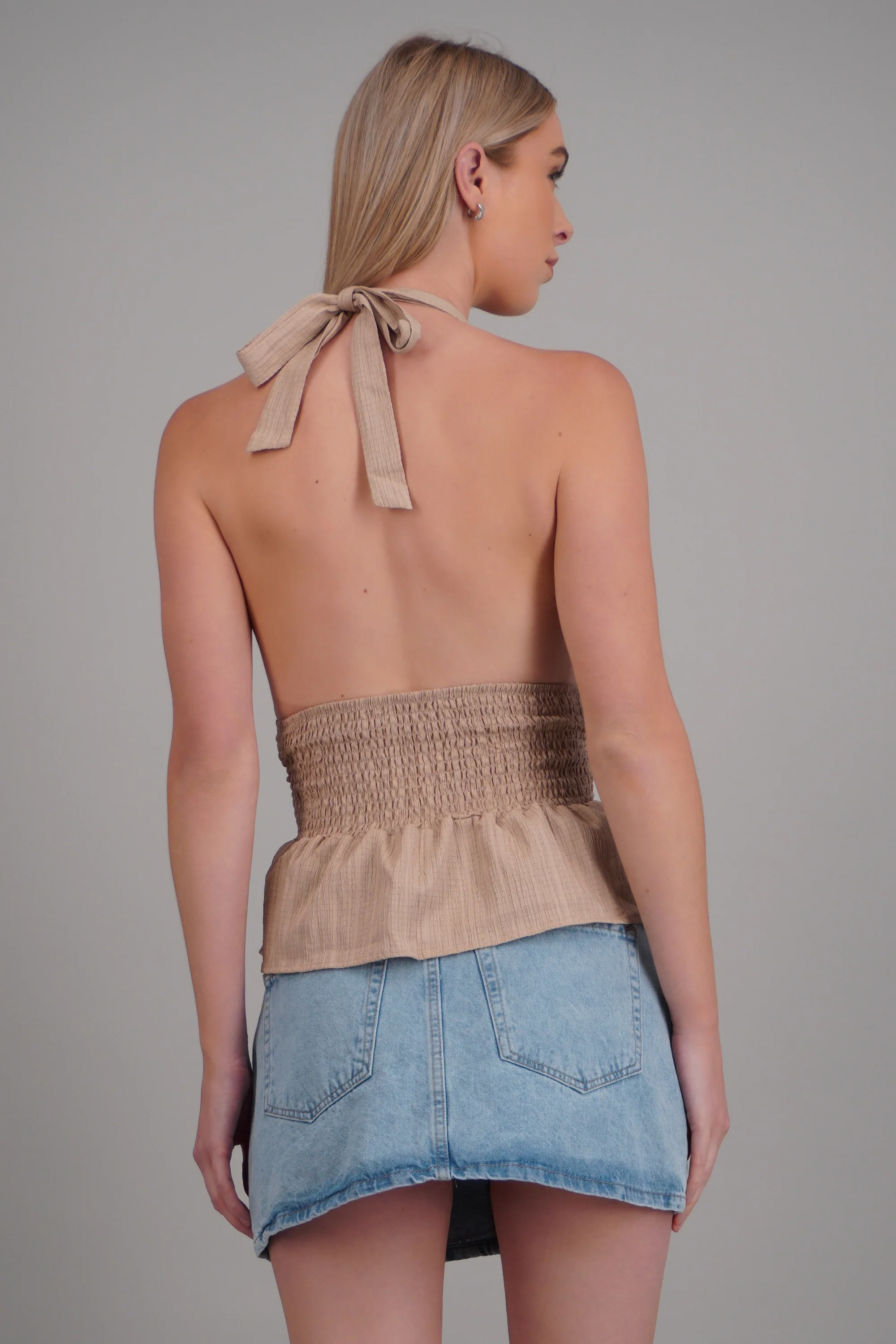 Blusa halter detalle conchas - Image 4