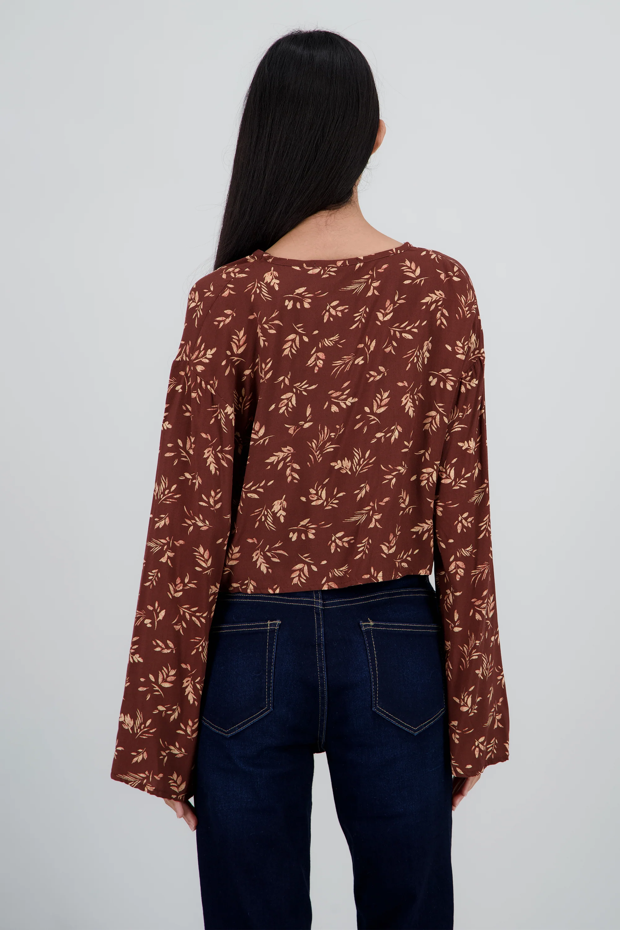 Blusa manga campana estampado flores - Image 4