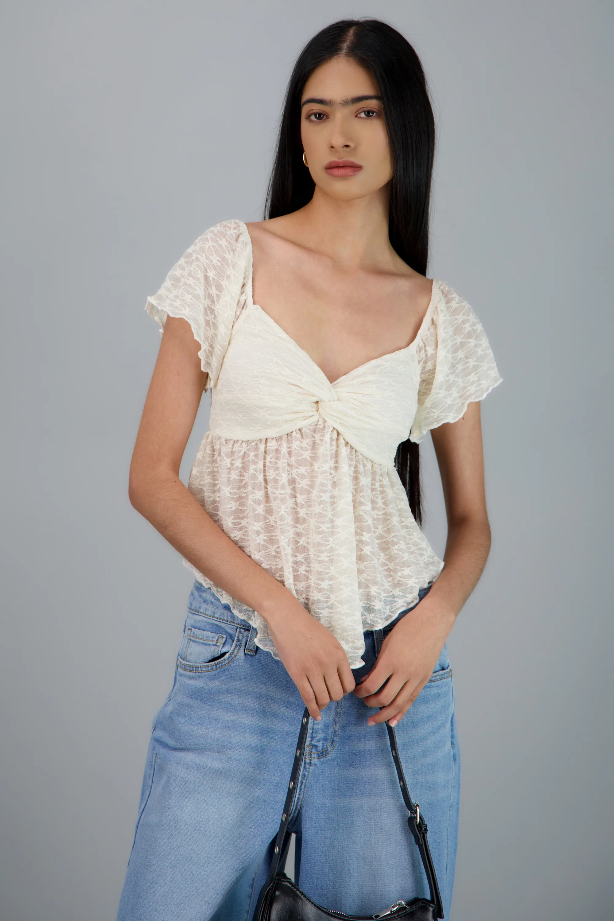BLUSA MANGA CORTA ASIMETRICA DETALLE NUDO - Image 2