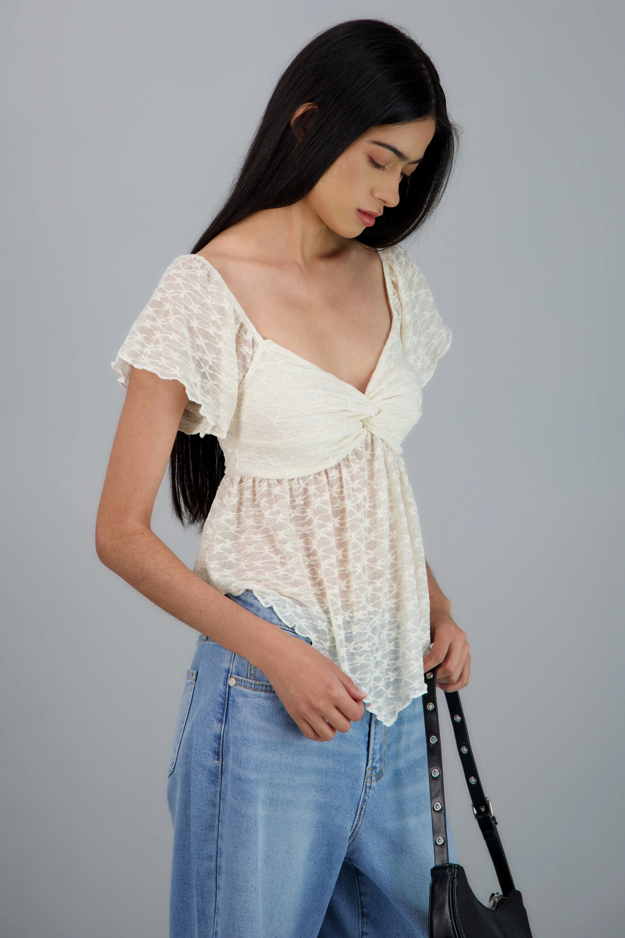 BLUSA MANGA CORTA ASIMETRICA DETALLE NUDO - Image 3