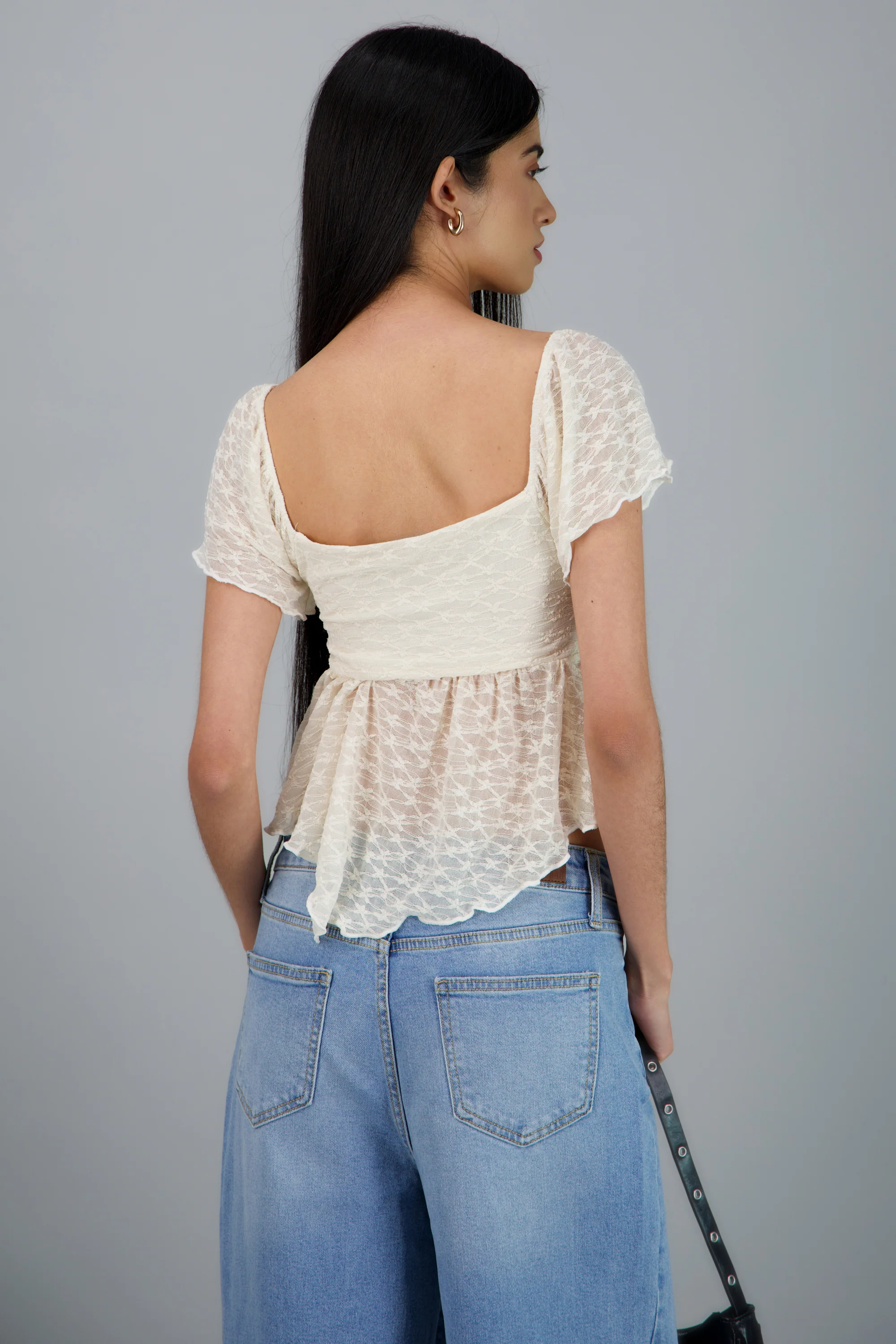 BLUSA MANGA CORTA ASIMETRICA DETALLE NUDO - Image 4