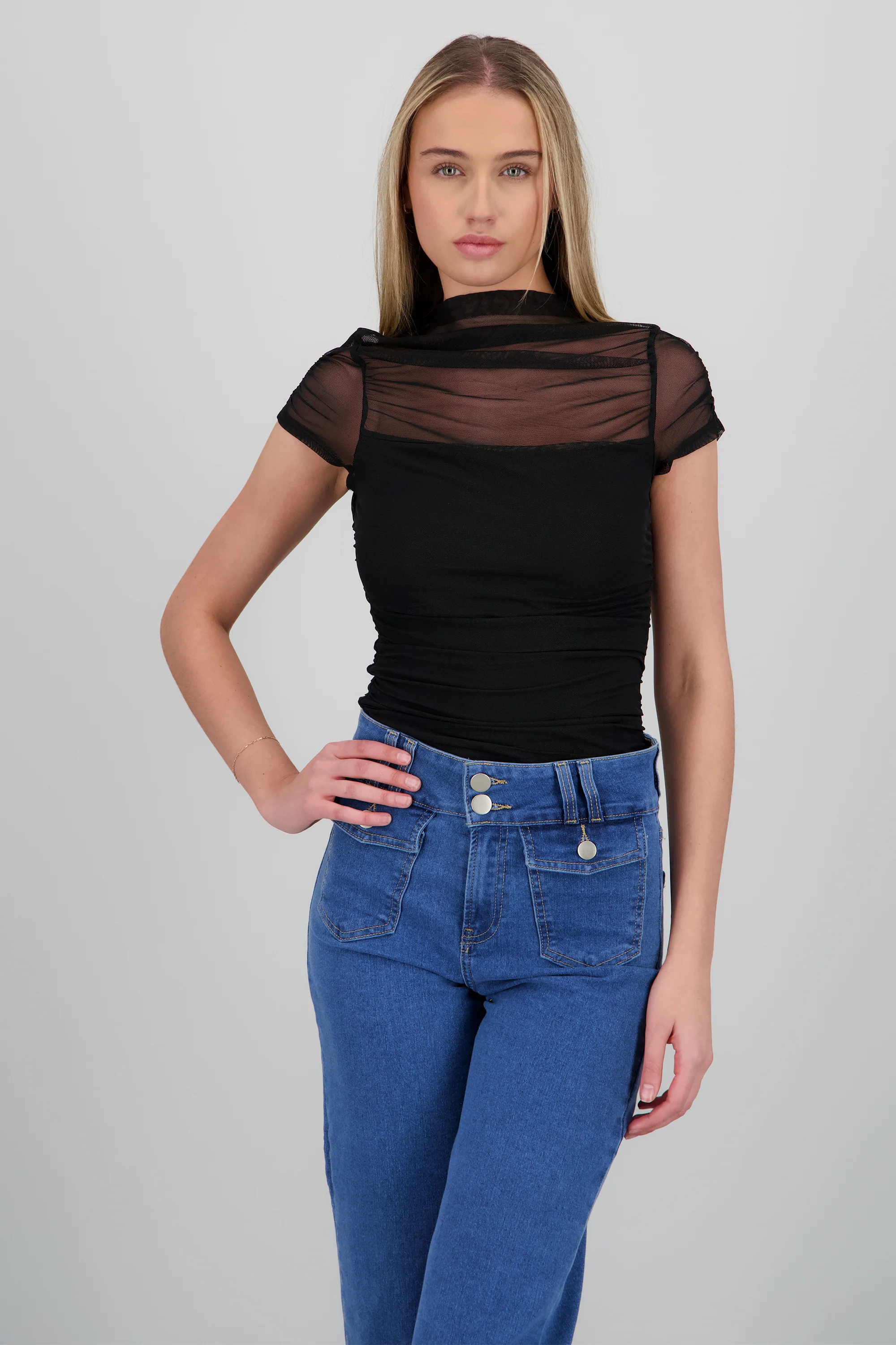 Blusa manga corta con frunces de mesh