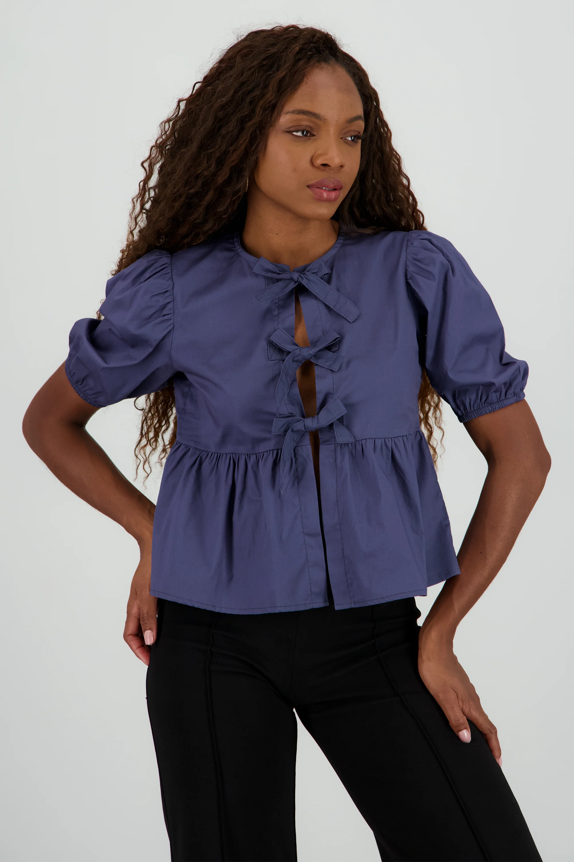 Blusa mangas abullonadas detalle moños - Image 2
