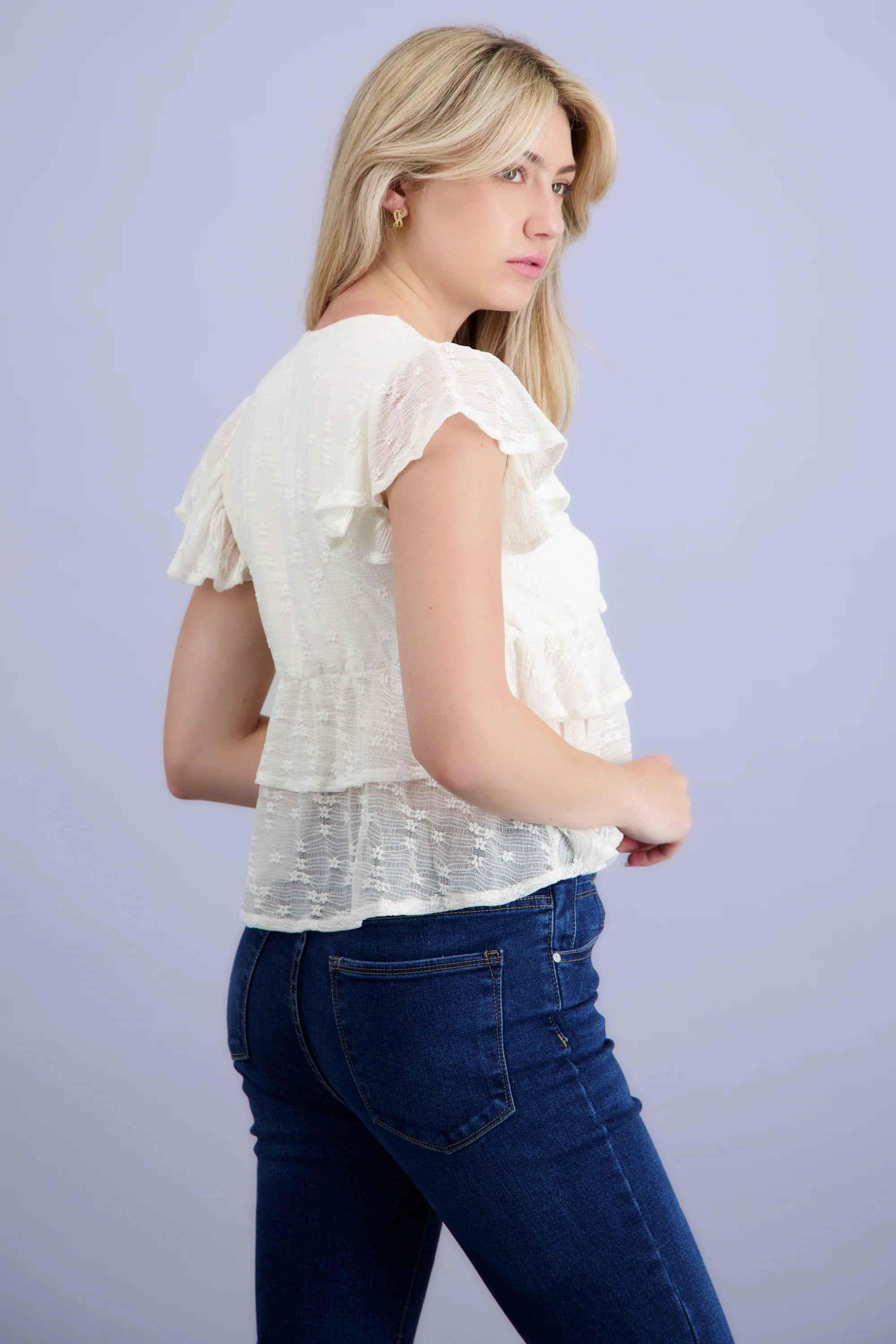 Blusa olanes encaje flores - Image 4