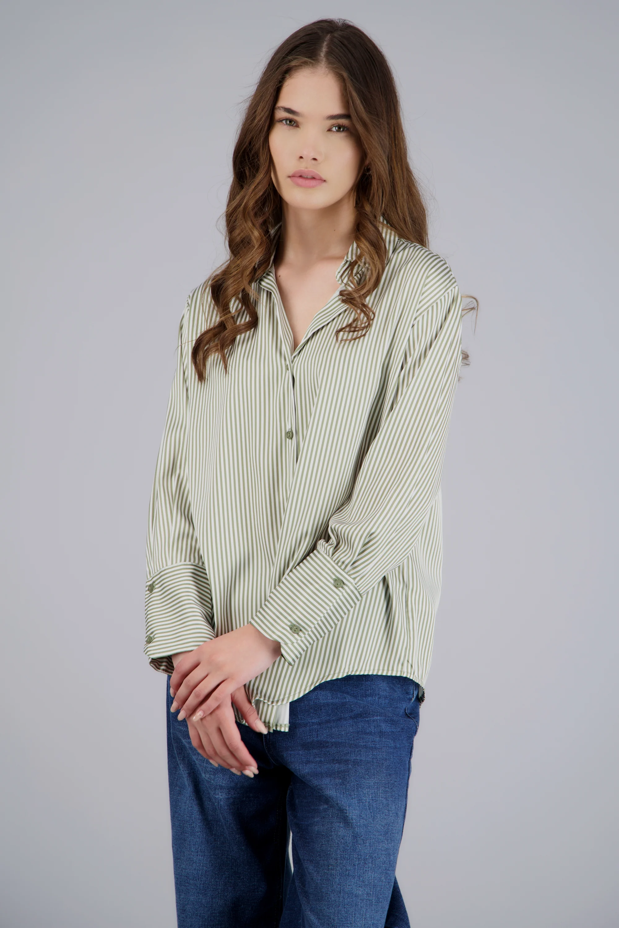Blusa satin rayas manga larga Hypsters - Image 3