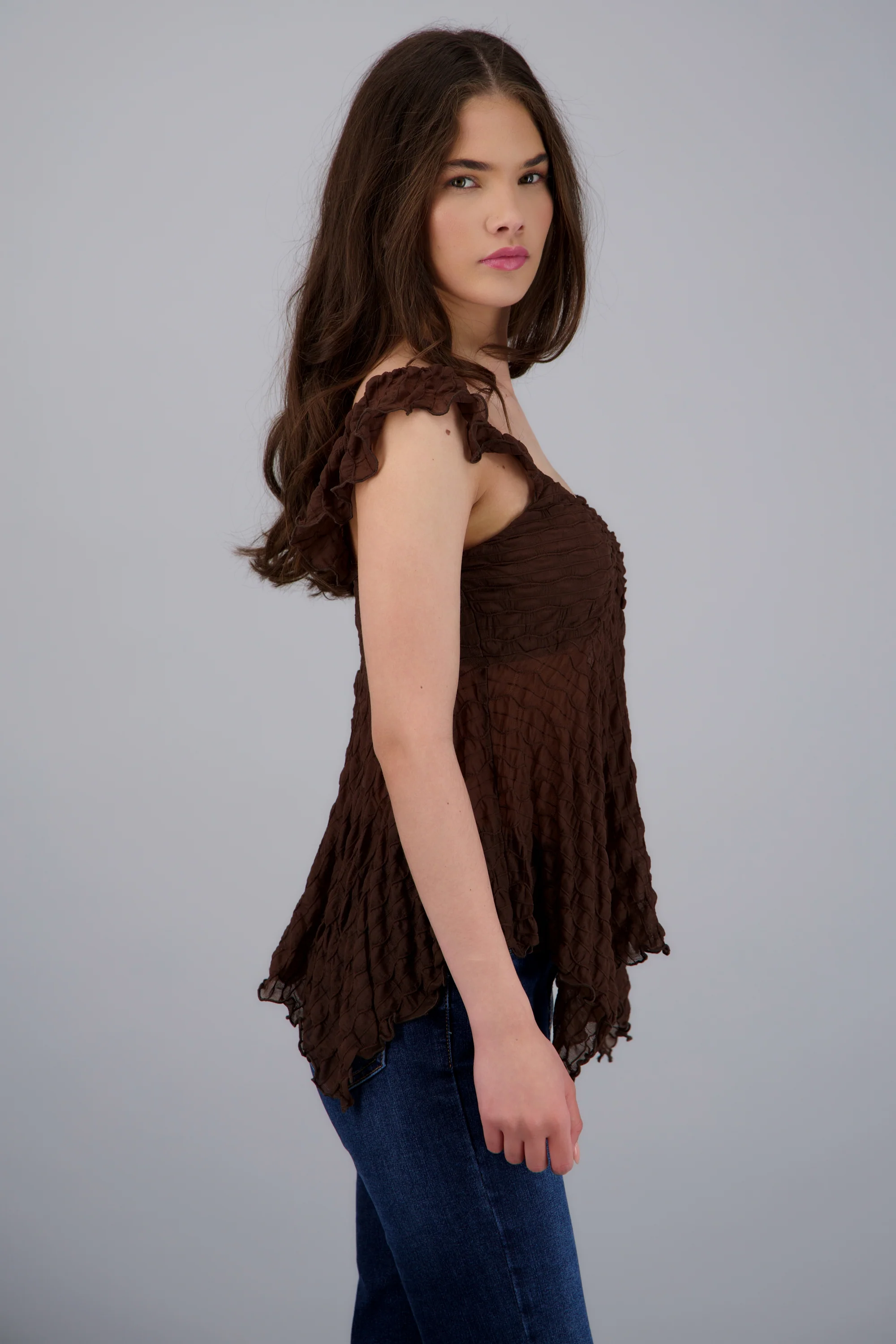 Blusa sin manga asimétrica textura - Image 2