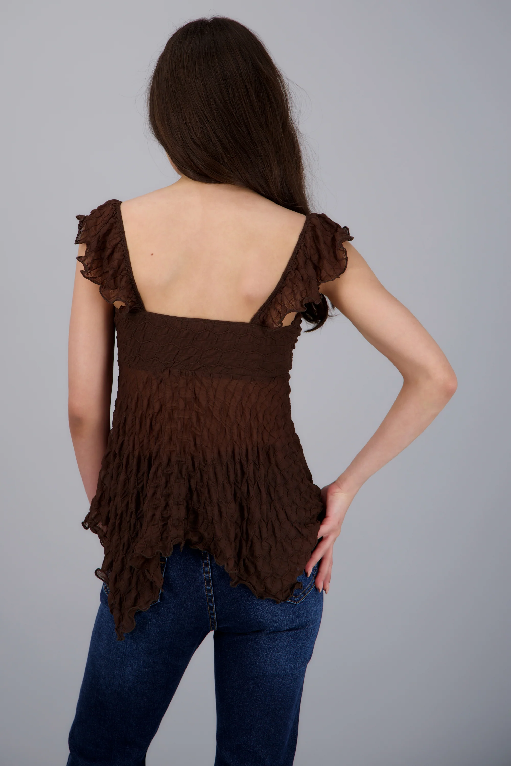 Blusa sin manga asimétrica textura - Image 4