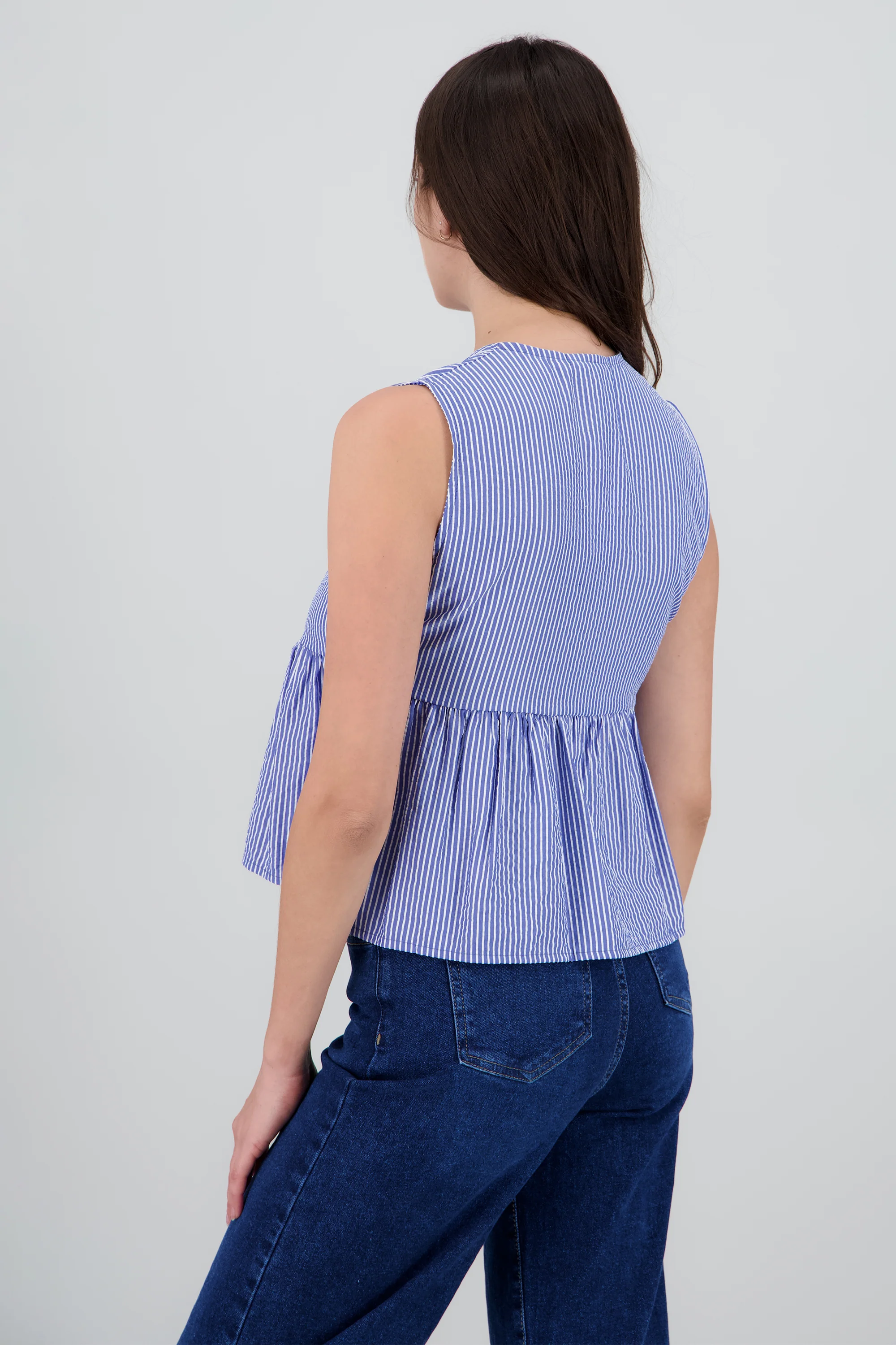 Blusa sin manga detalle olan lazos - Image 4