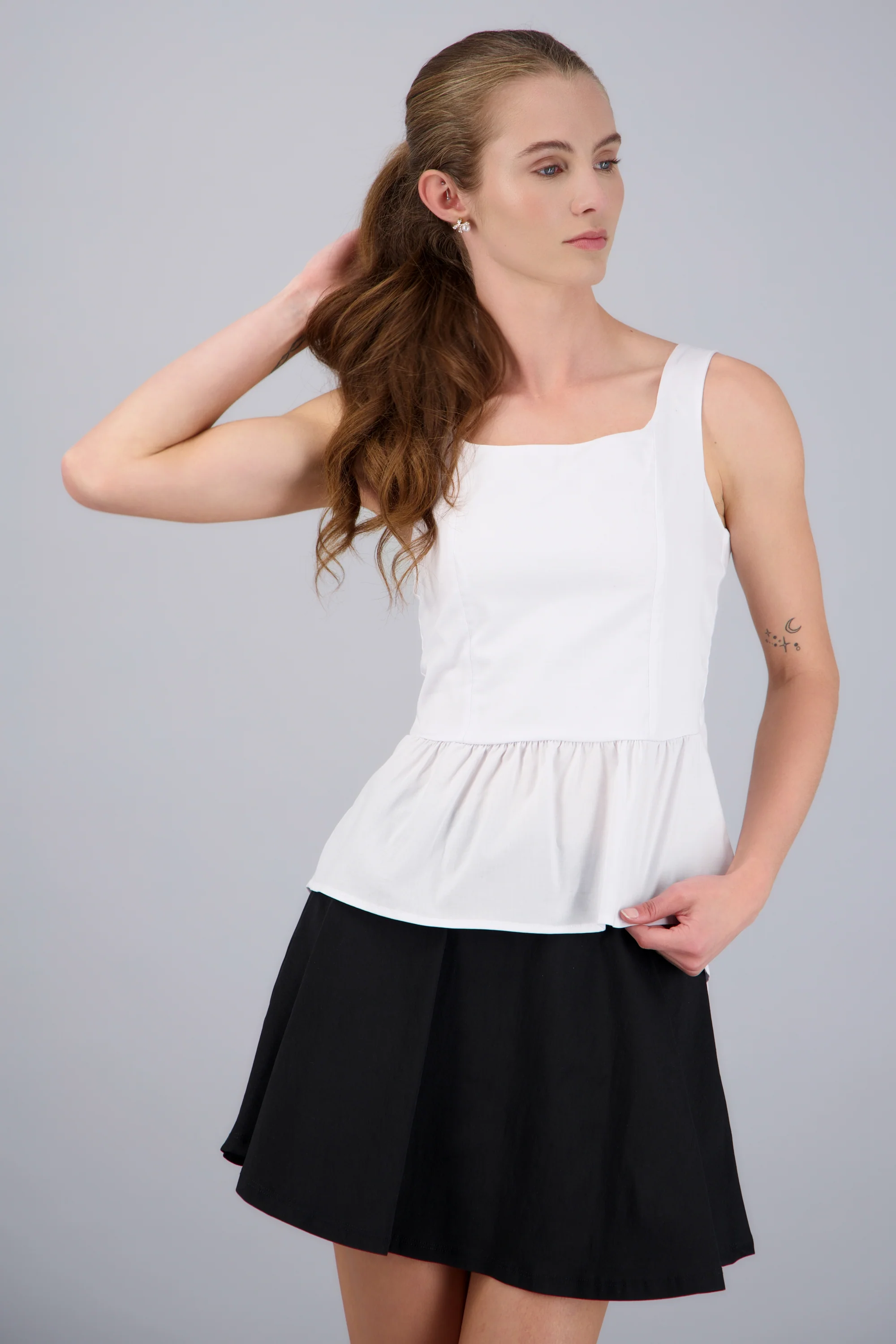 Blusa tirantes detalle peplum