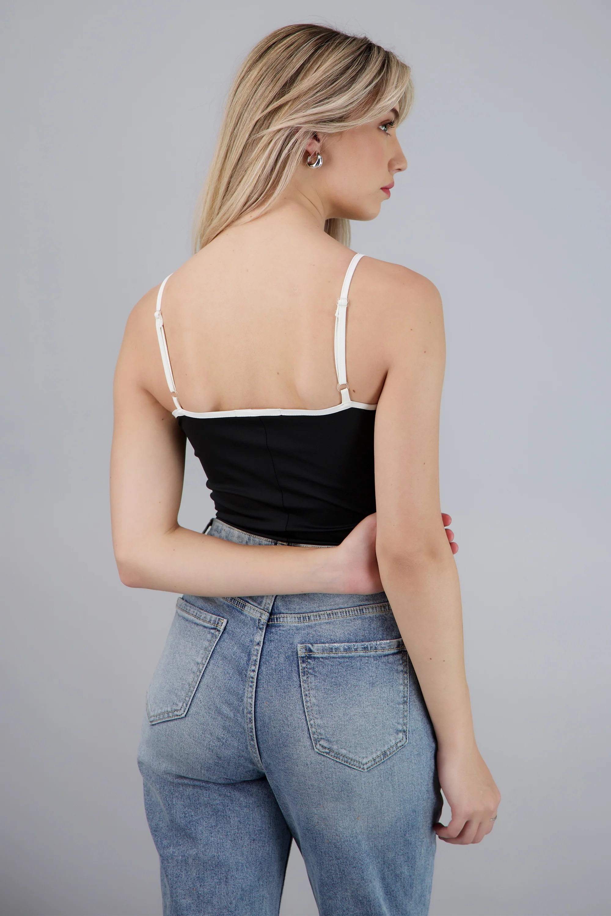 Body cuello circular y tirantes - Image 3
