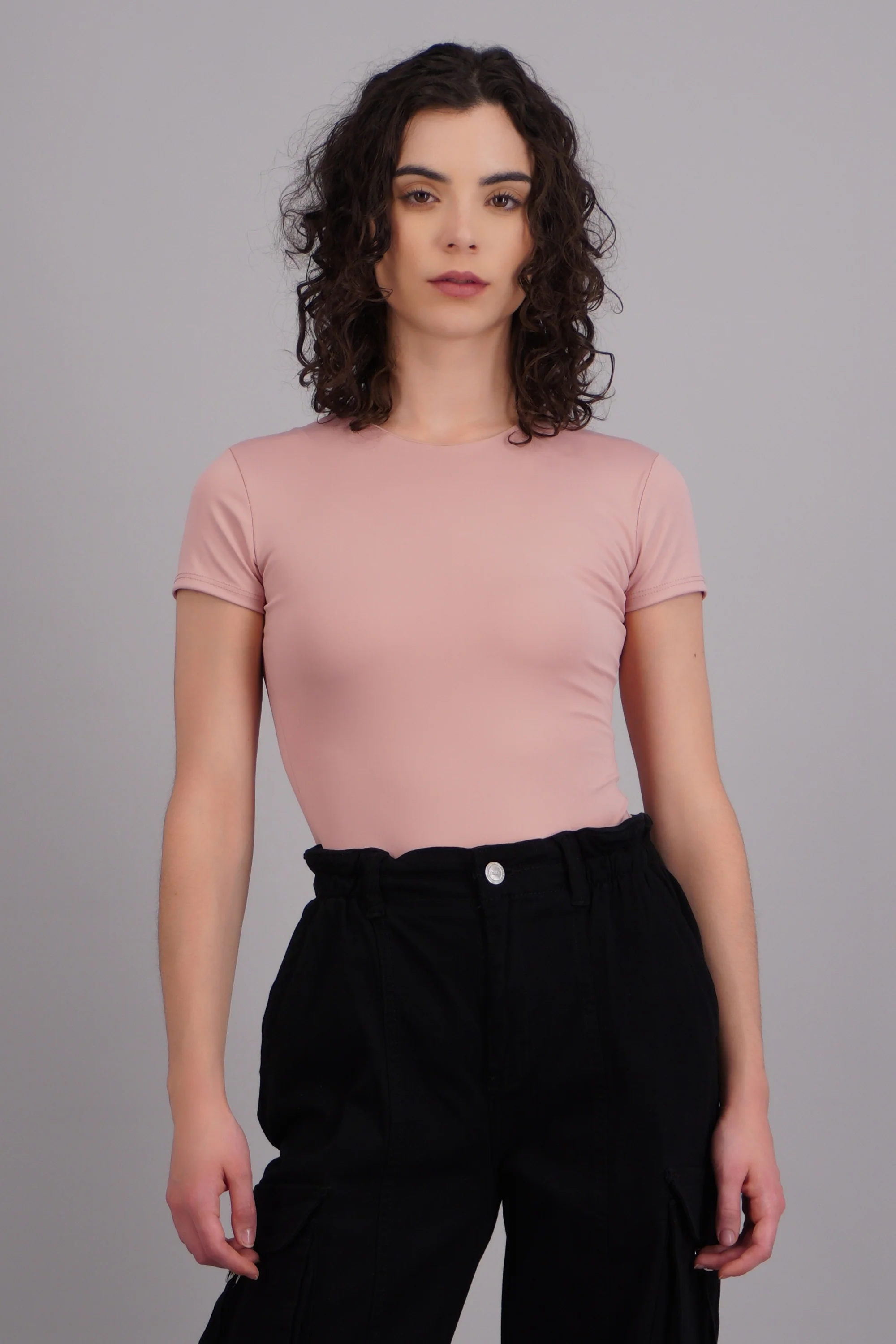 Body liso cuello redondo manga corta