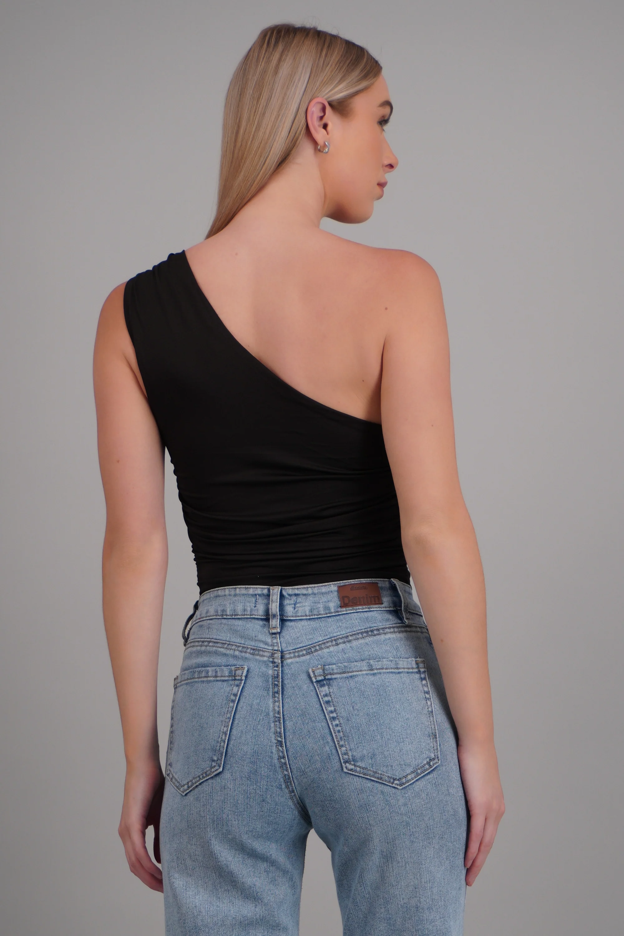 Body one shoulder detalle argolla - Image 3