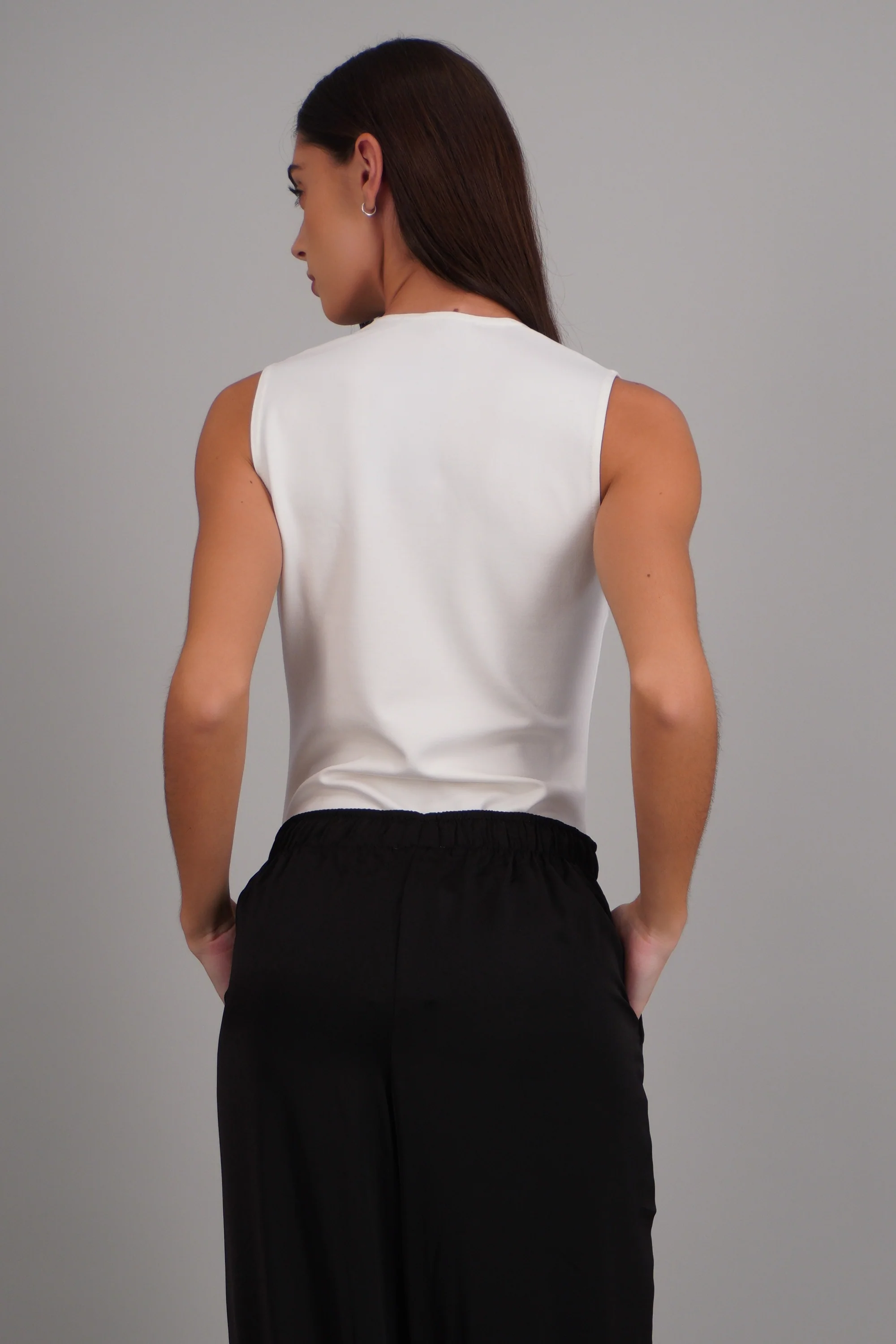 Body tirantes detalle broche - Image 3