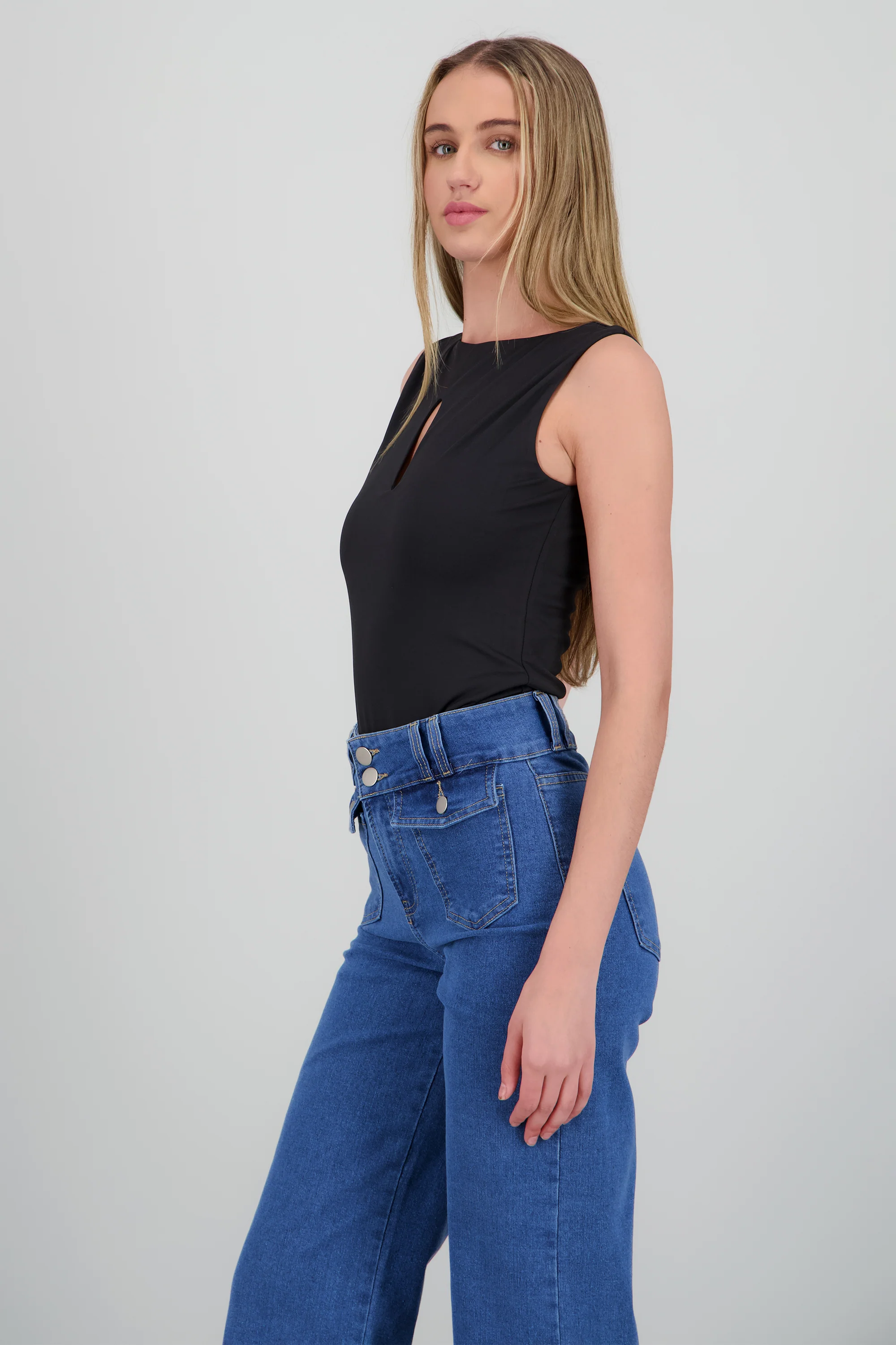 Bodysuit corte al frente - Image 2