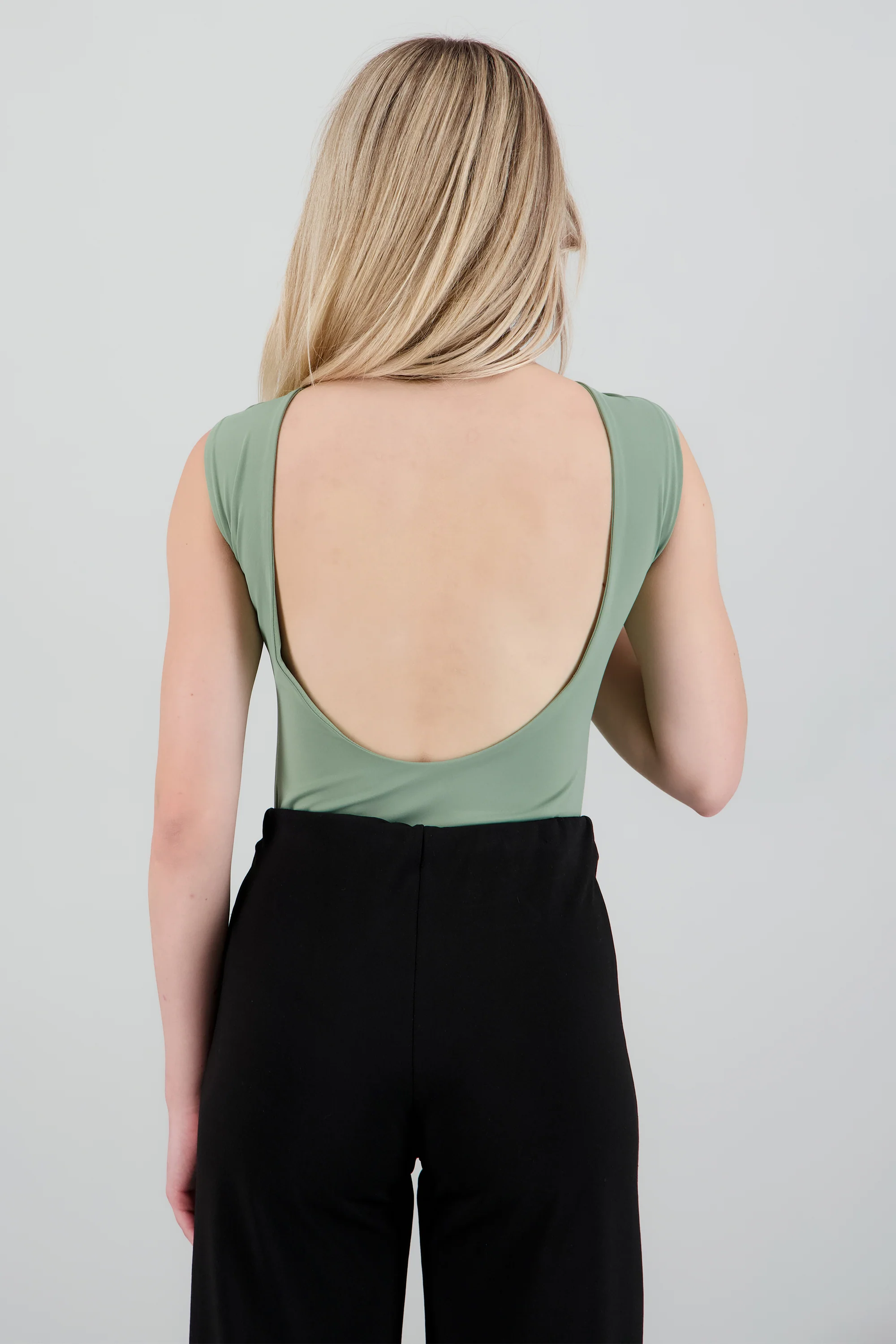 Bodysuit cuello redondo escote espalda - Image 4