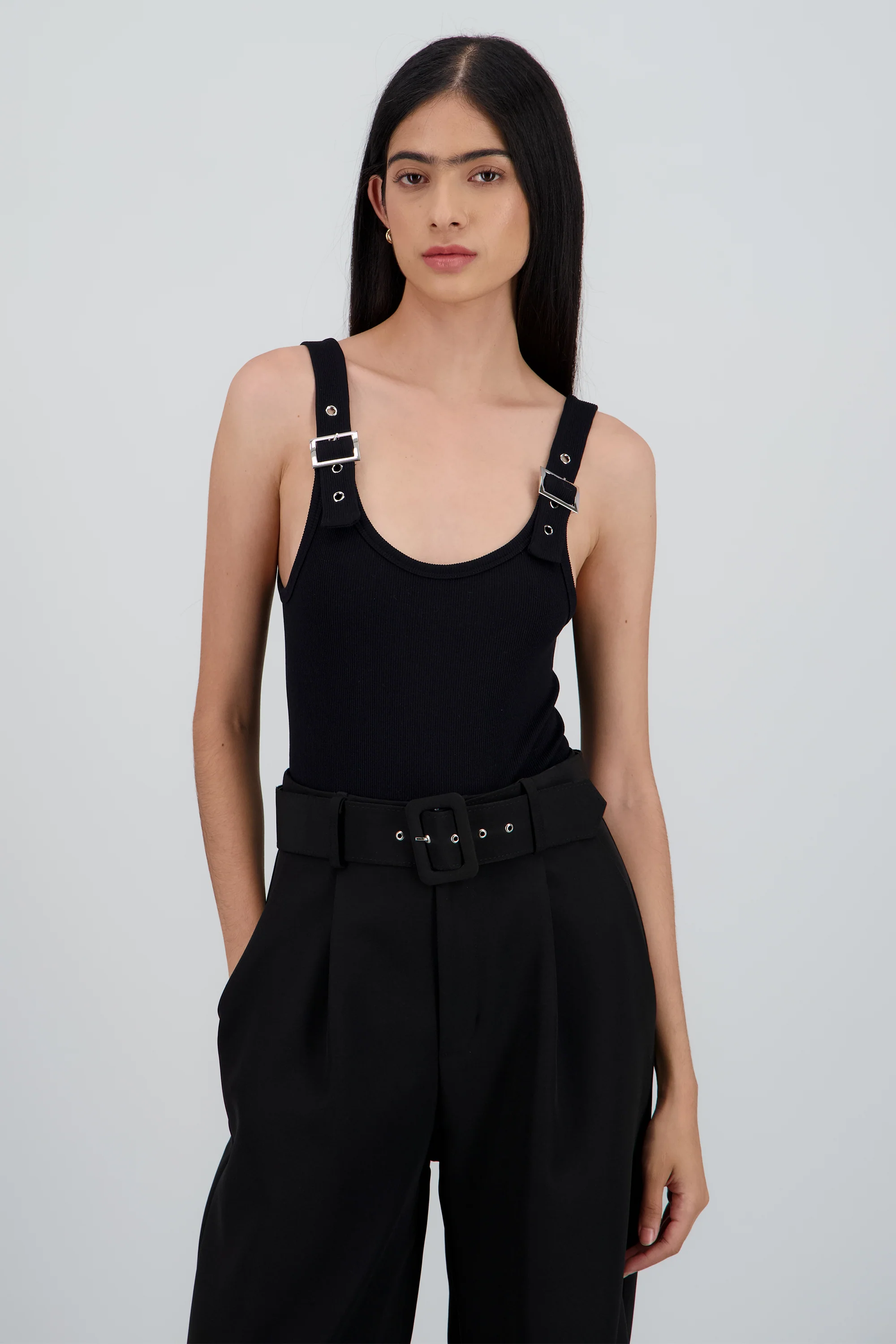 Bodysuit detalle tirante con hebillas