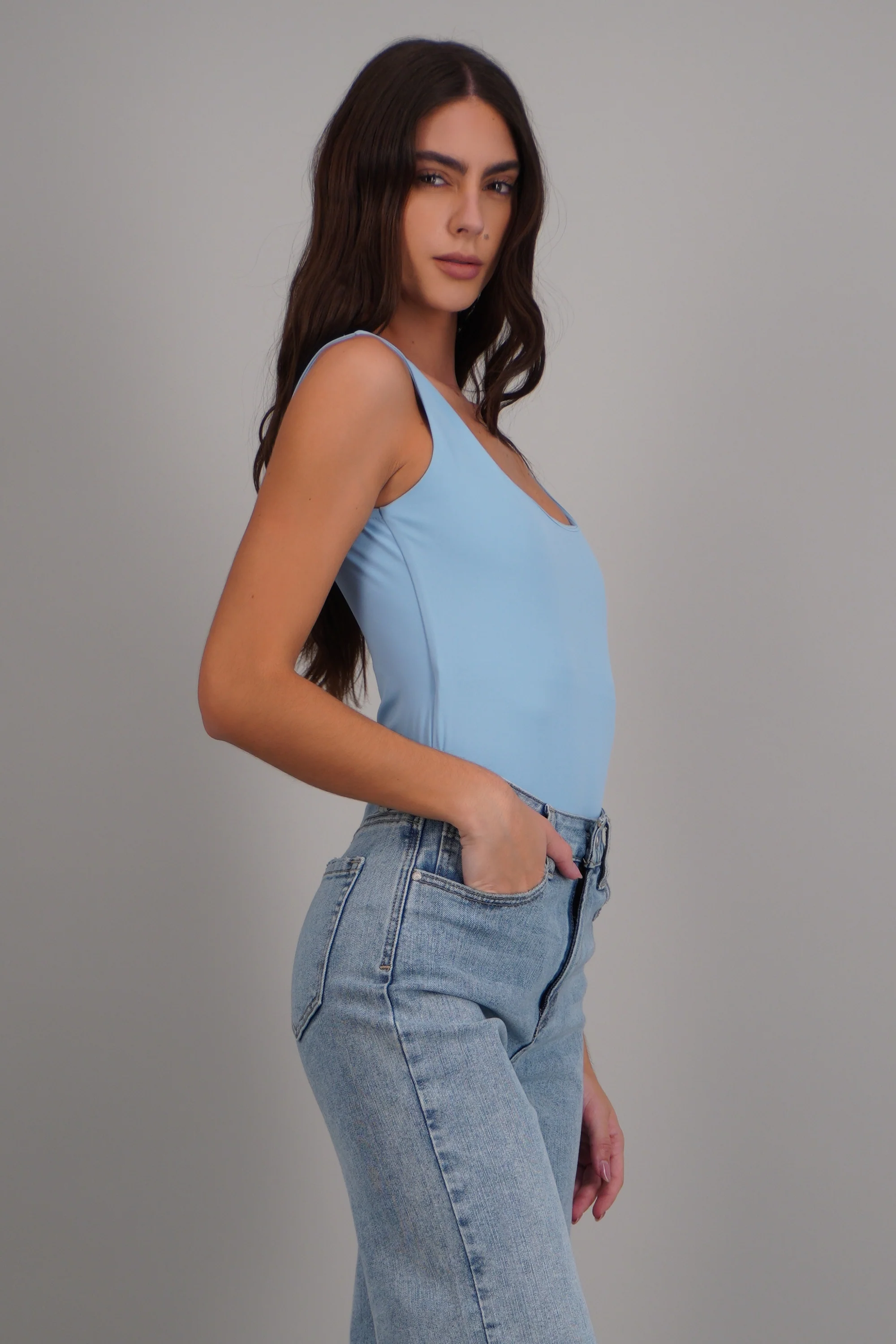Bodysuit escote cuadrado sin mangas - Image 7