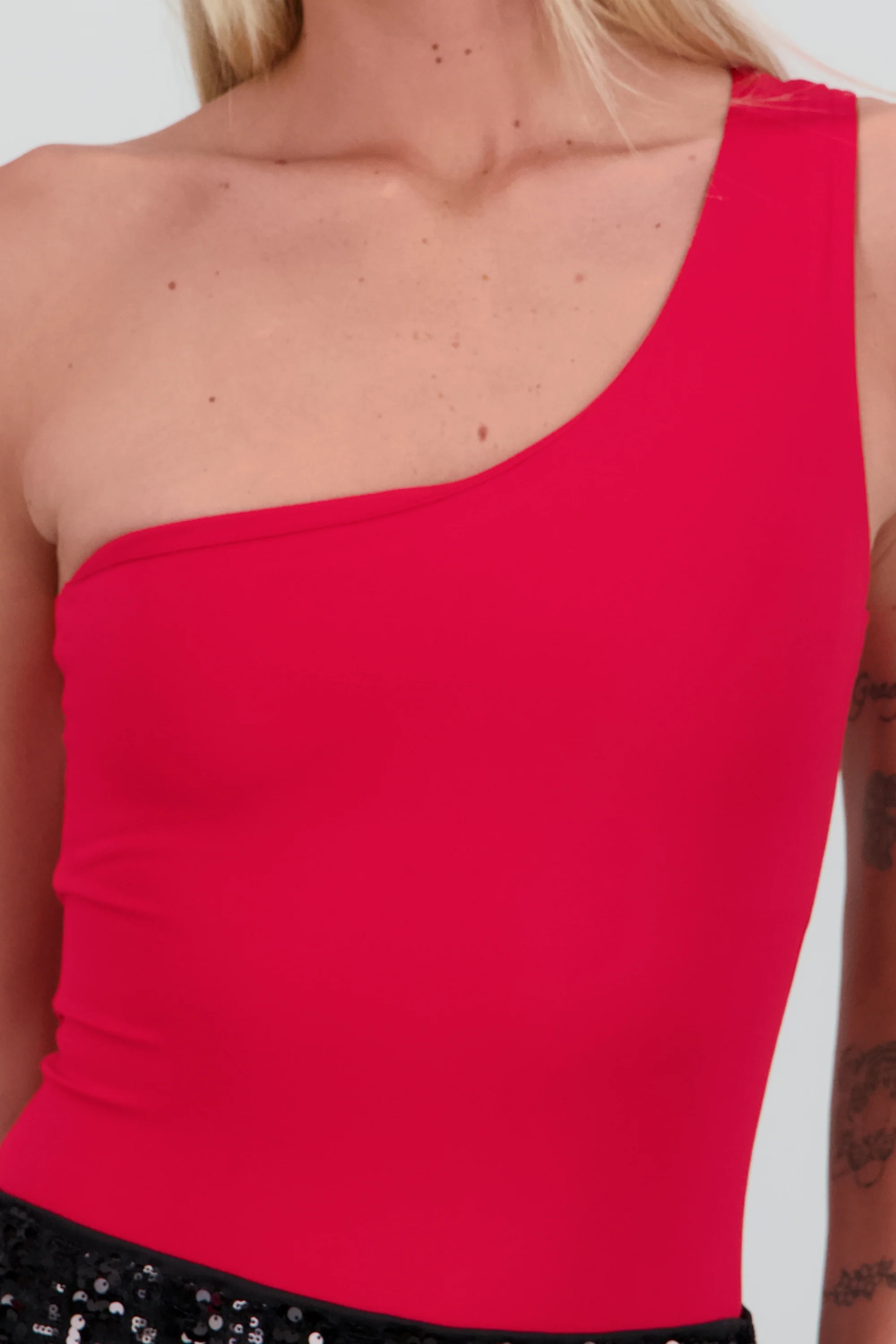 Bodysuit liso de un hombro - Image 5
