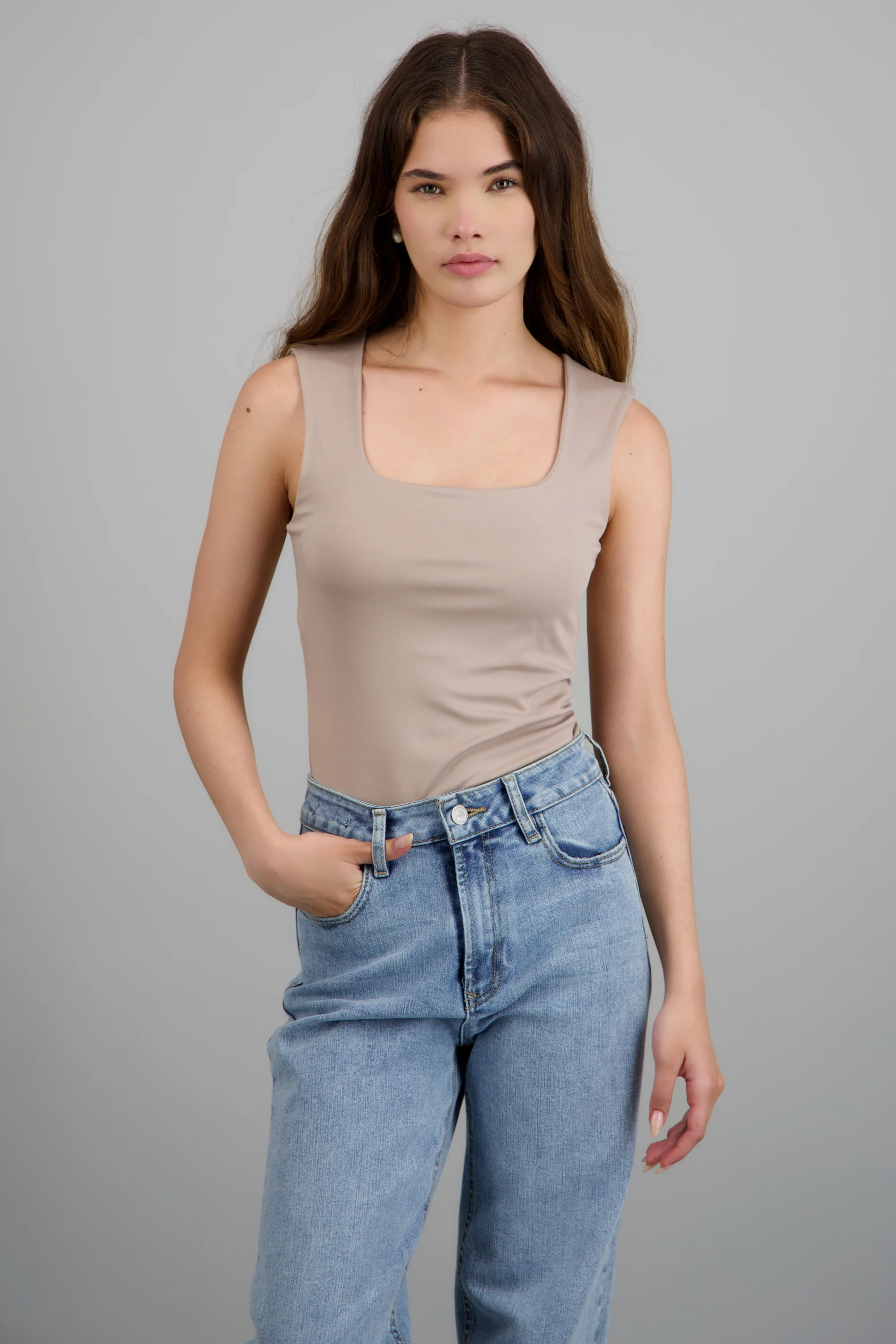 Bodysuit sin mangas escote cuadrado liso