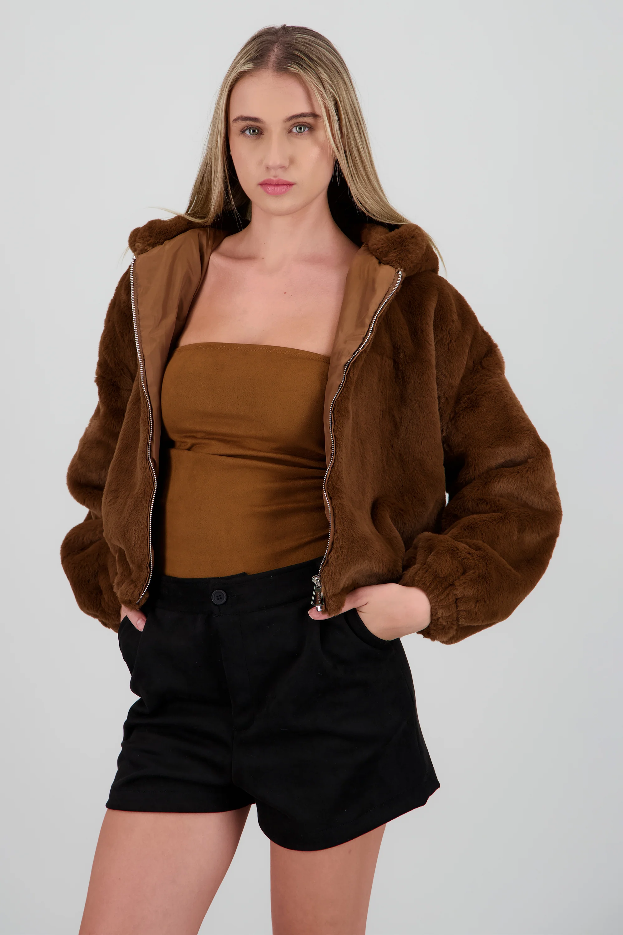 Bomber peluche con gorro