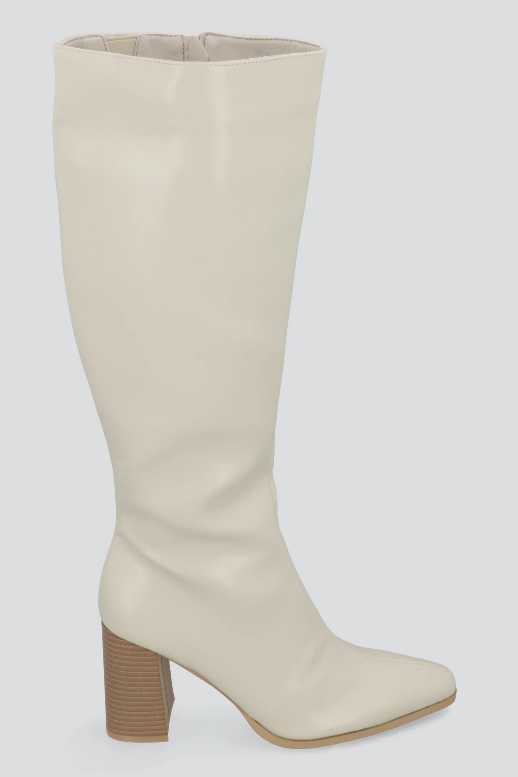 Bota alta rigida