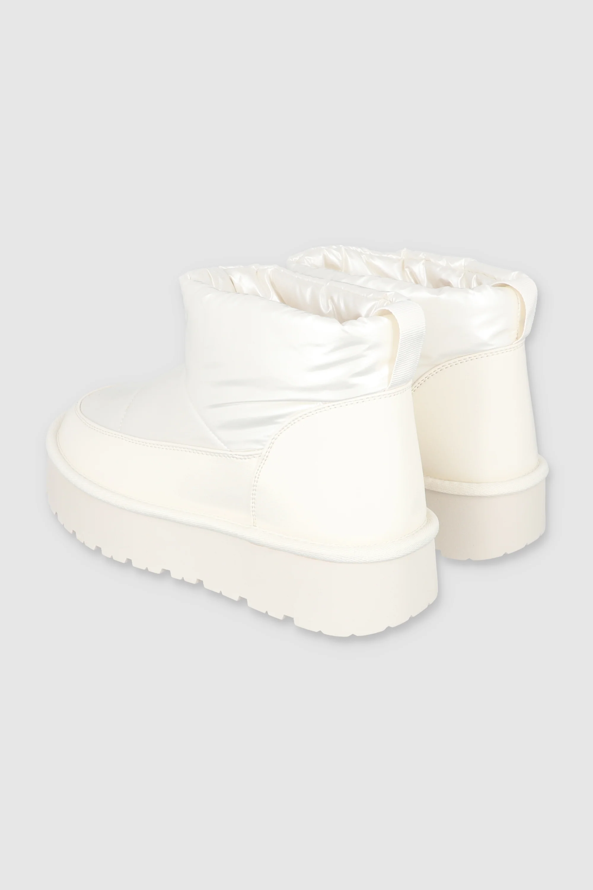 Bota invierno contraste - Image 3