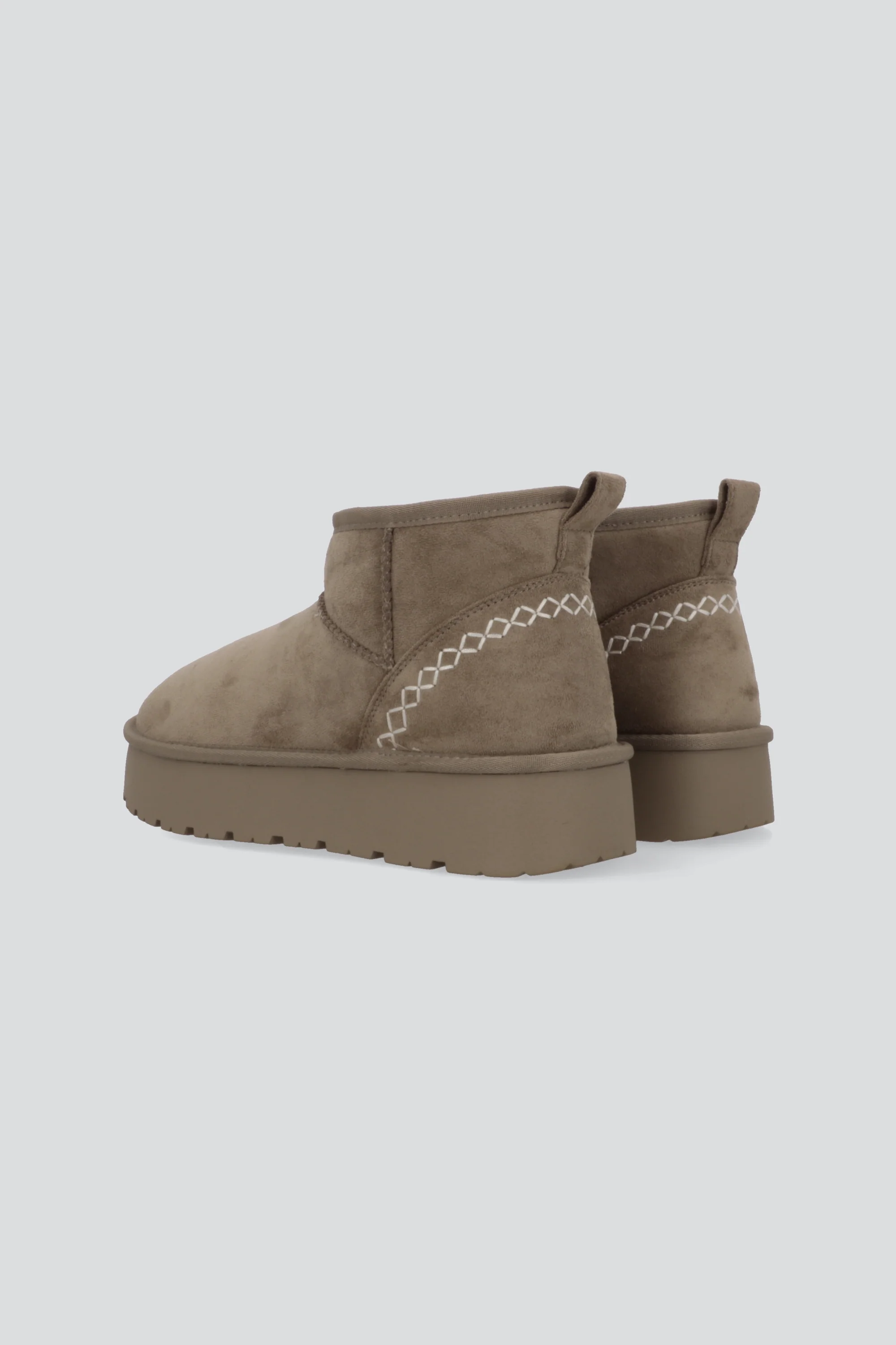 Bota invierno corta detalle costura - Image 3