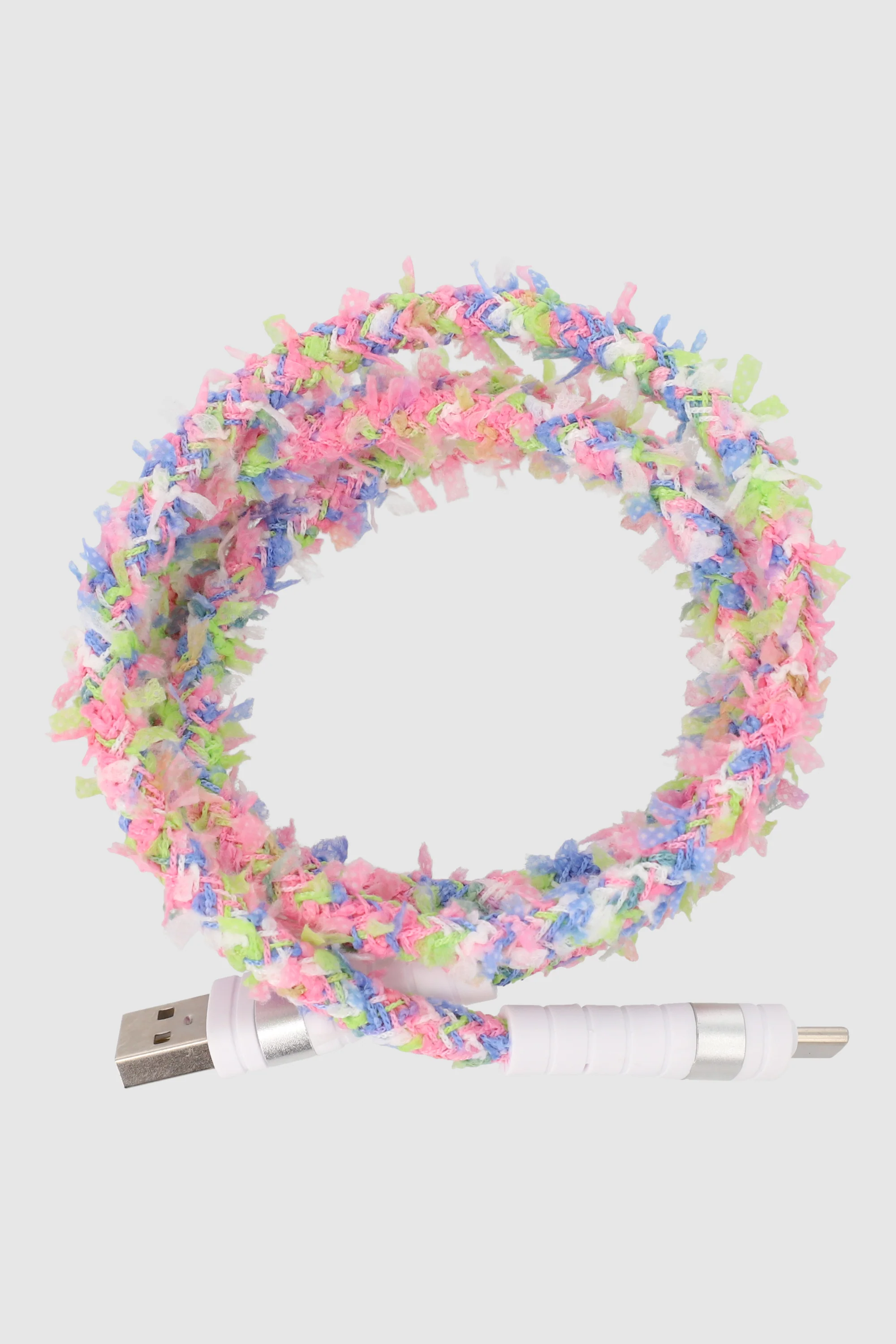 Cable cargador borlas fluffy tipo C
