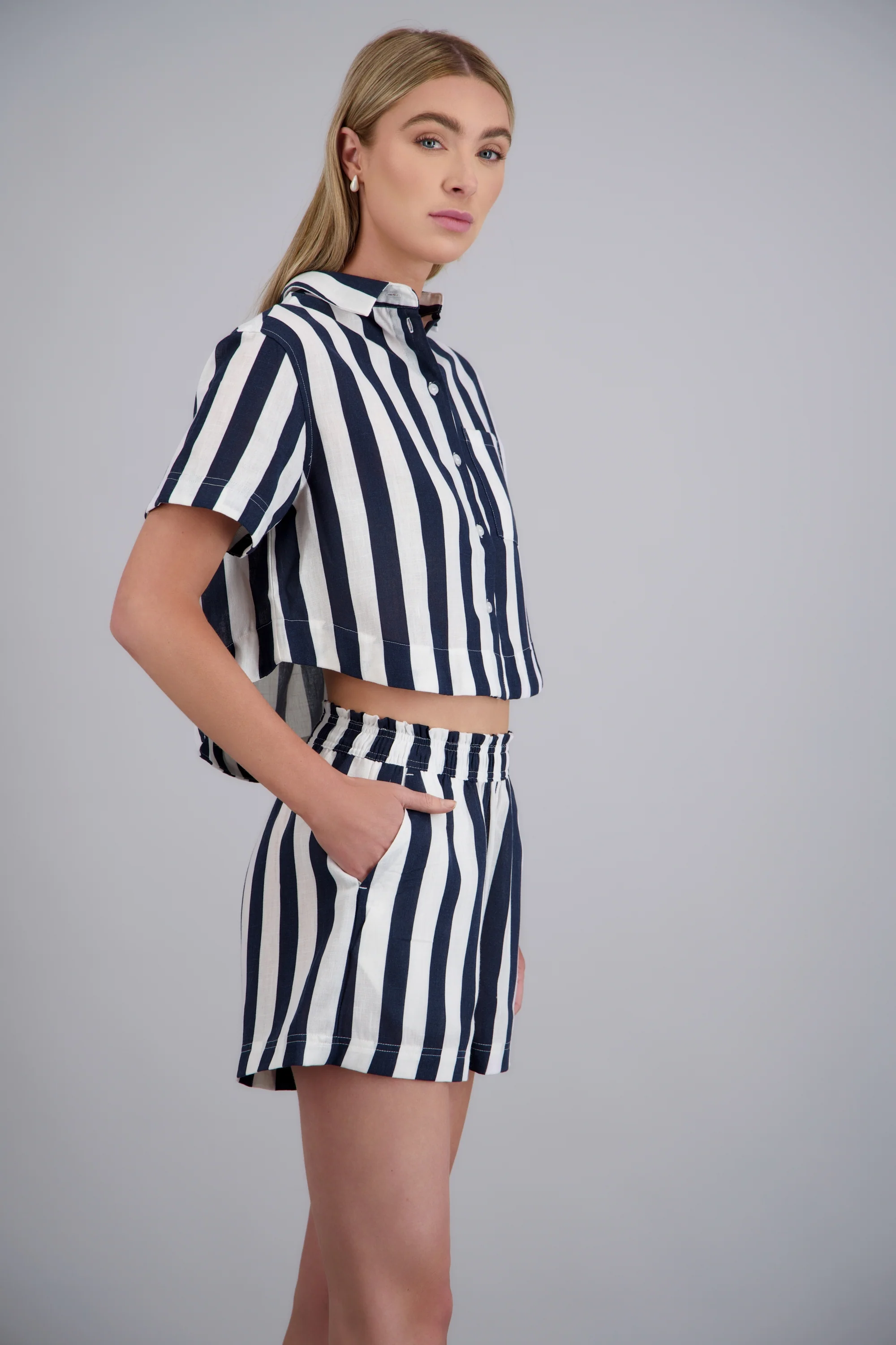 Camisa crop manga corta - Image 2