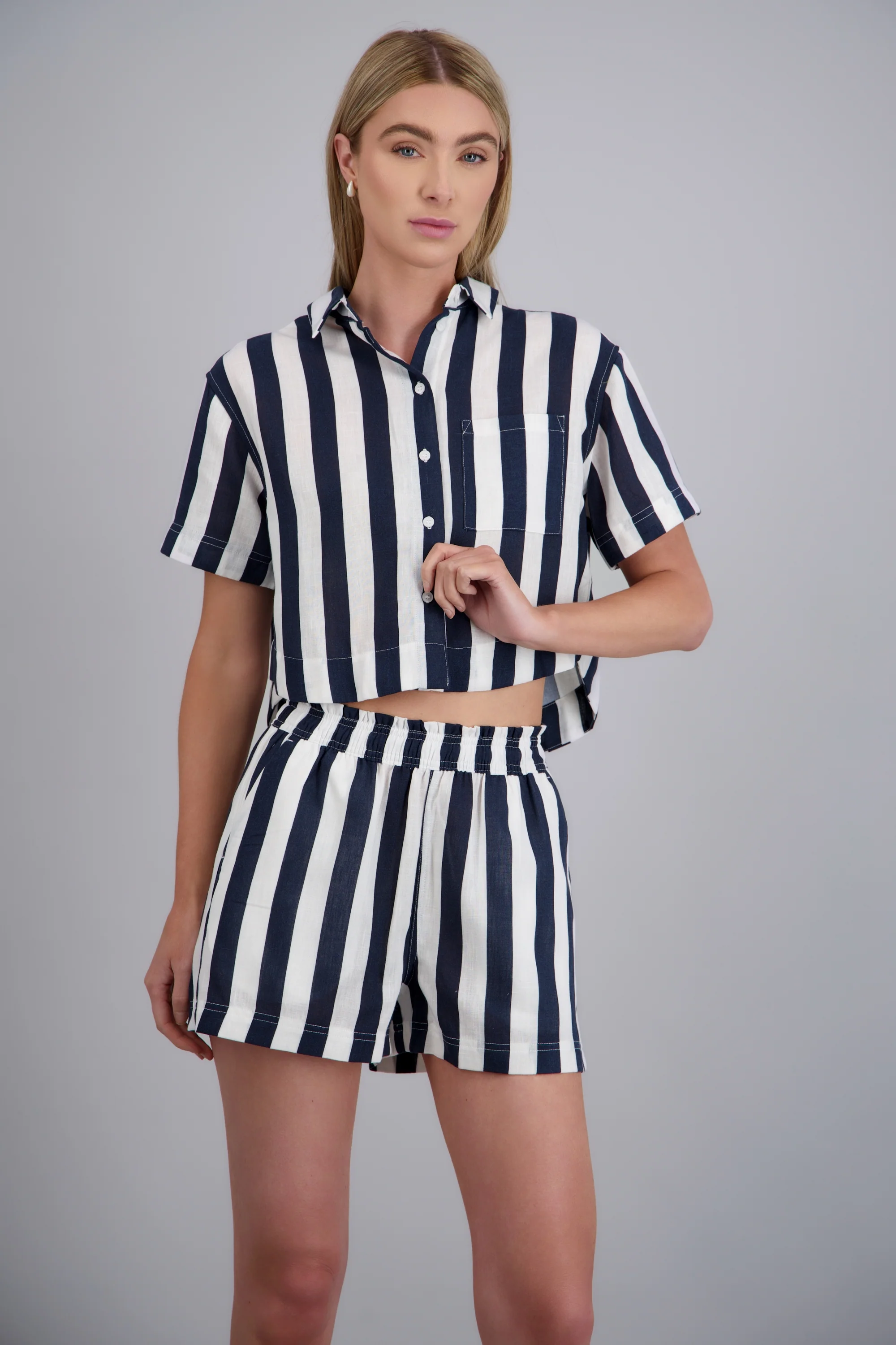 Camisa crop manga corta - Image 3