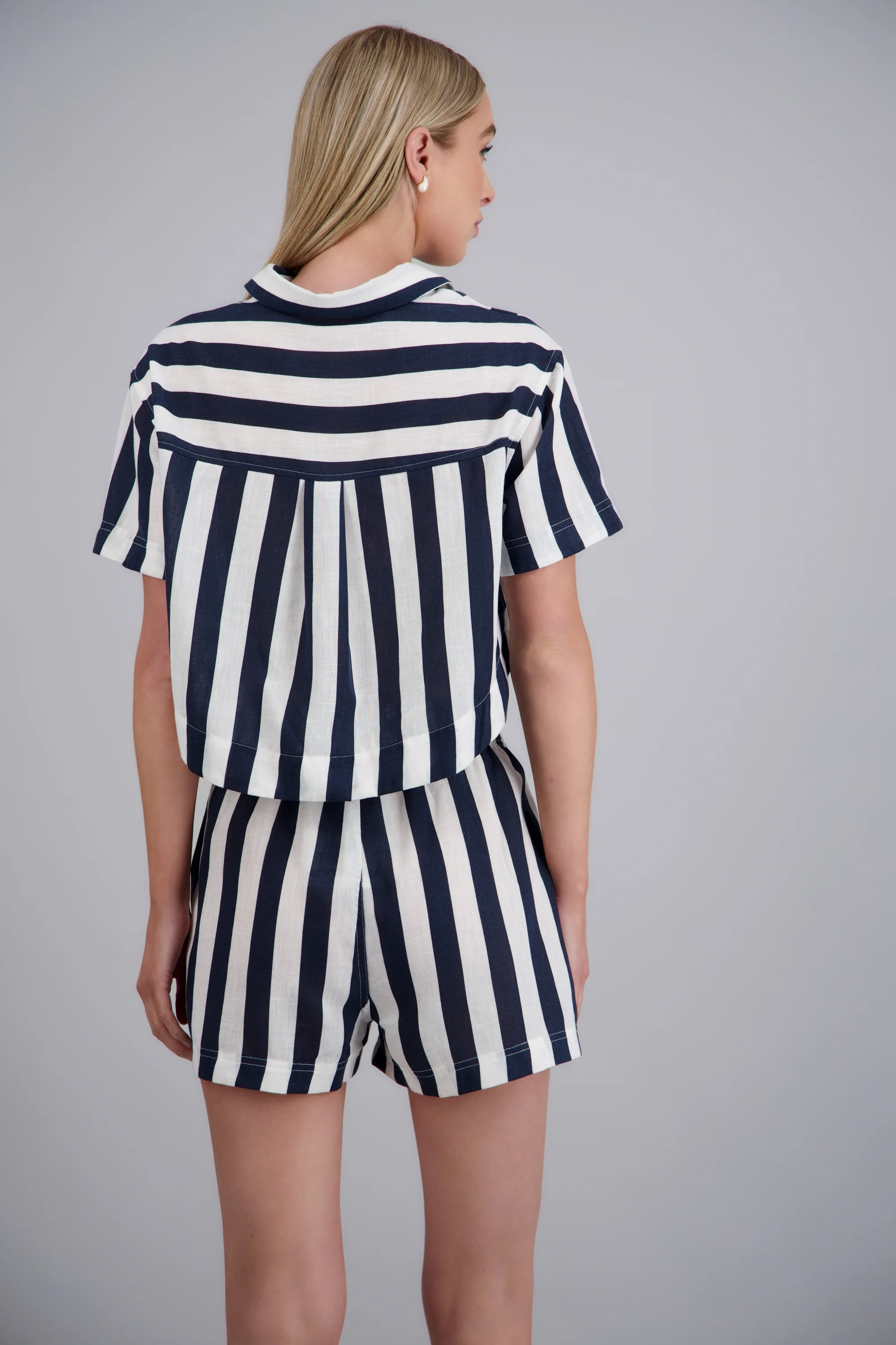 Camisa crop manga corta - Image 4