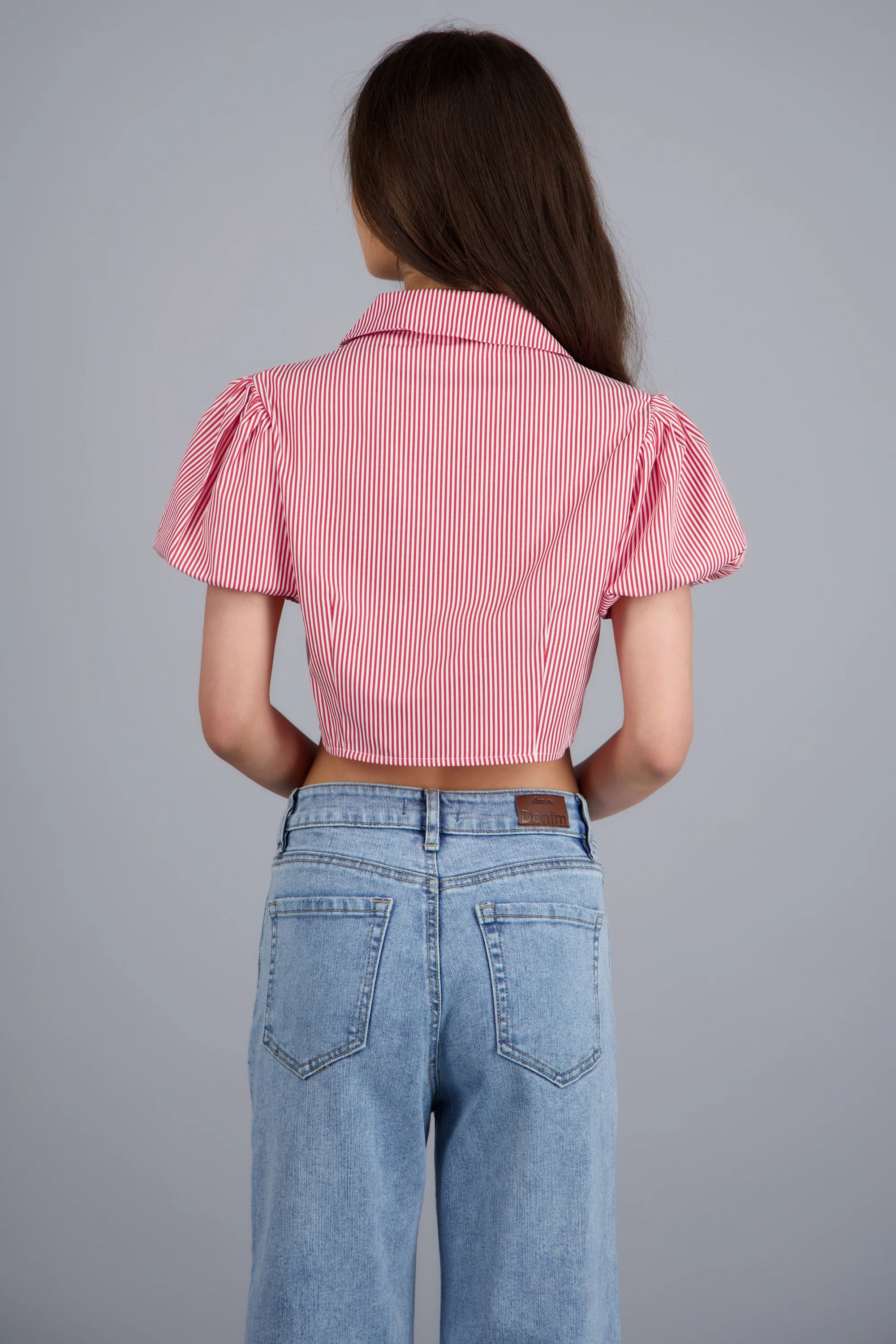 Camisa crop manga corta detalle moños - Image 4