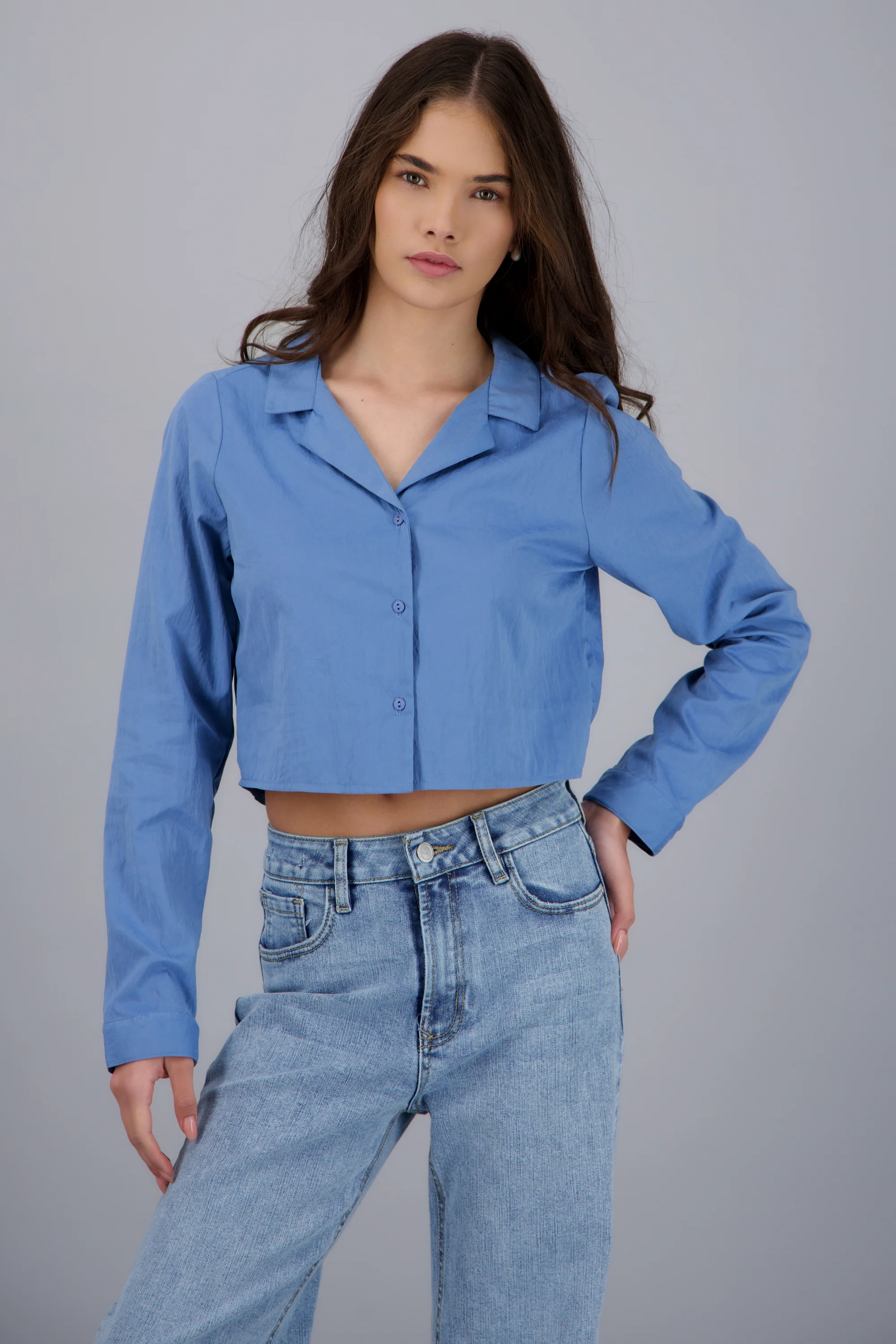 Camisa crop tela con textura - Image 2
