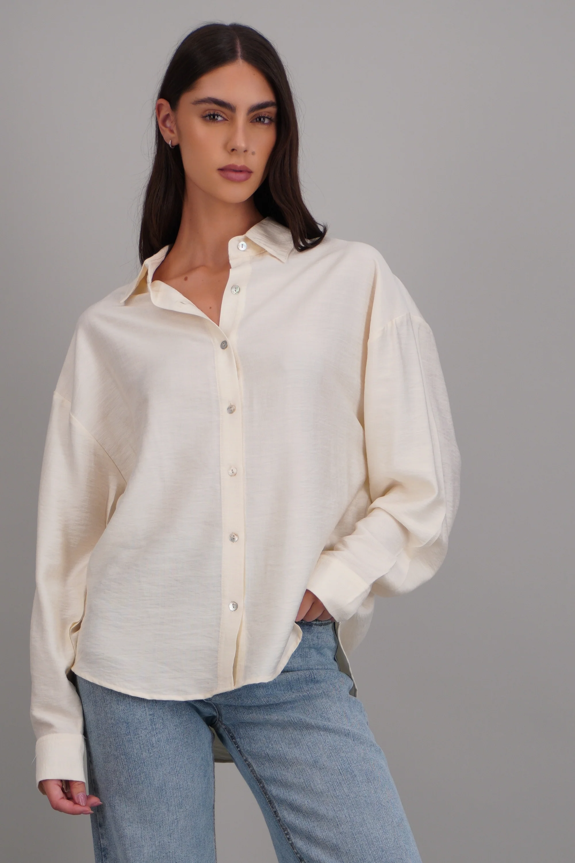 Camisa larga con puños