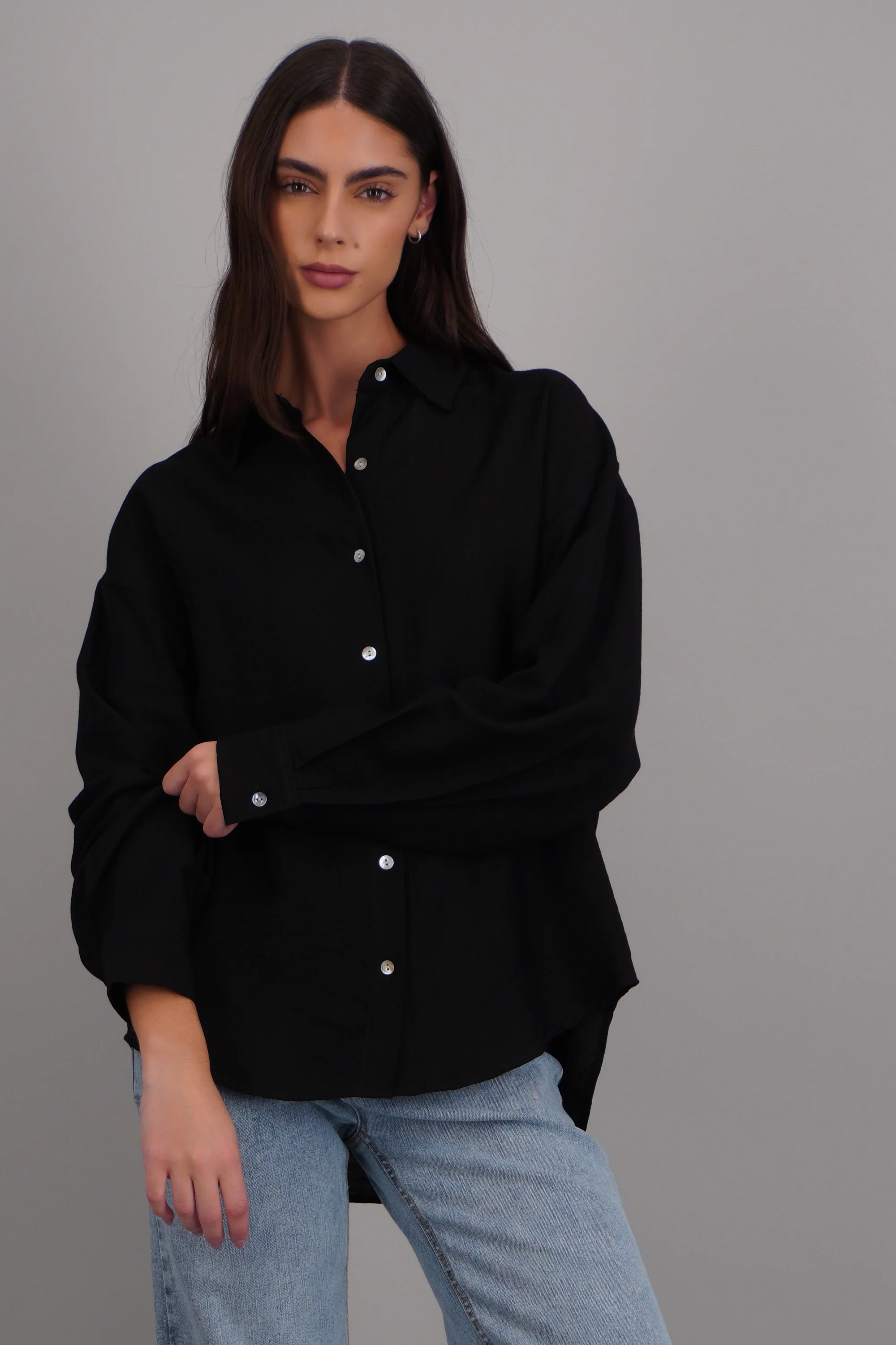 Camisa larga con puños