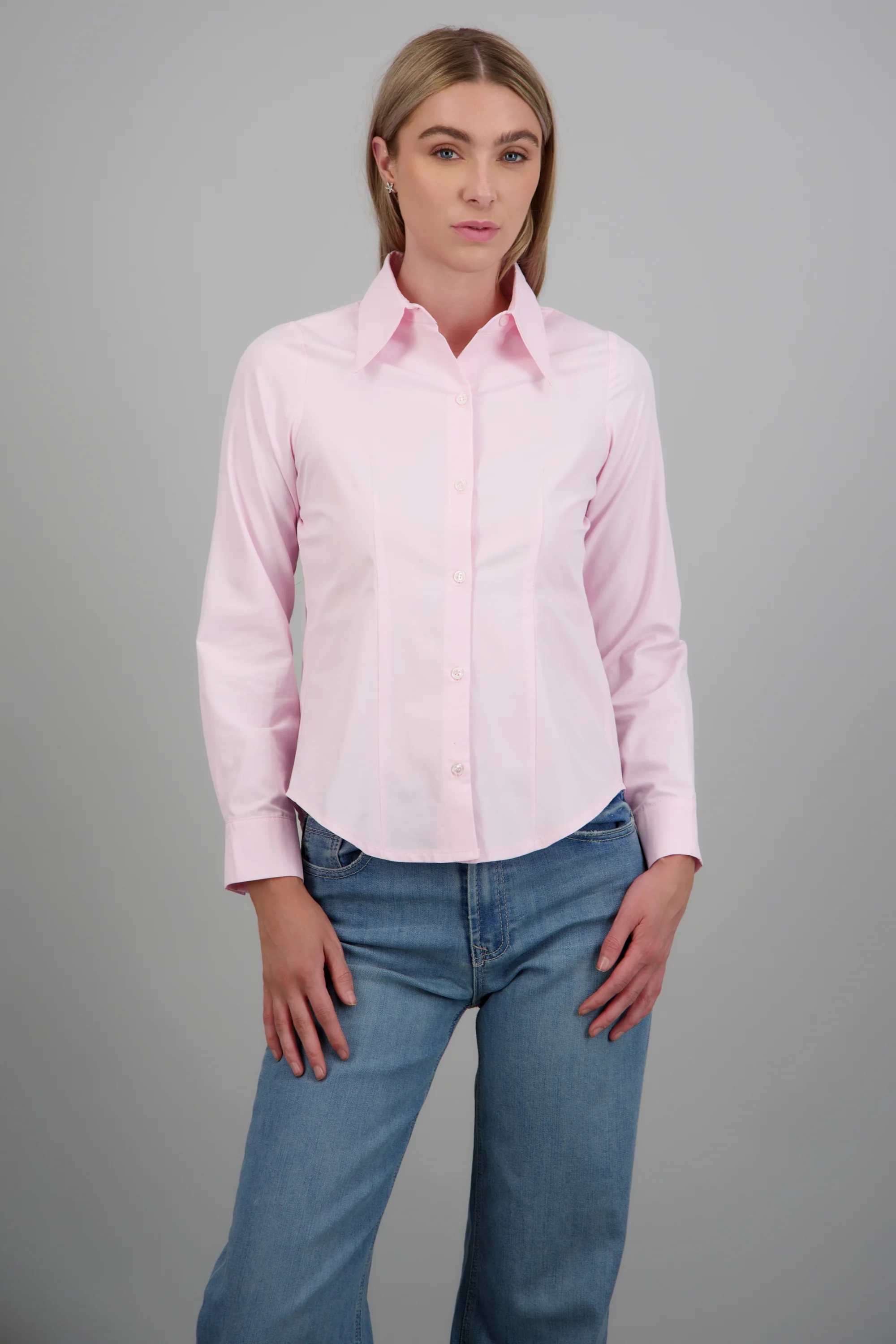 Camisa lisa detalle pinzas