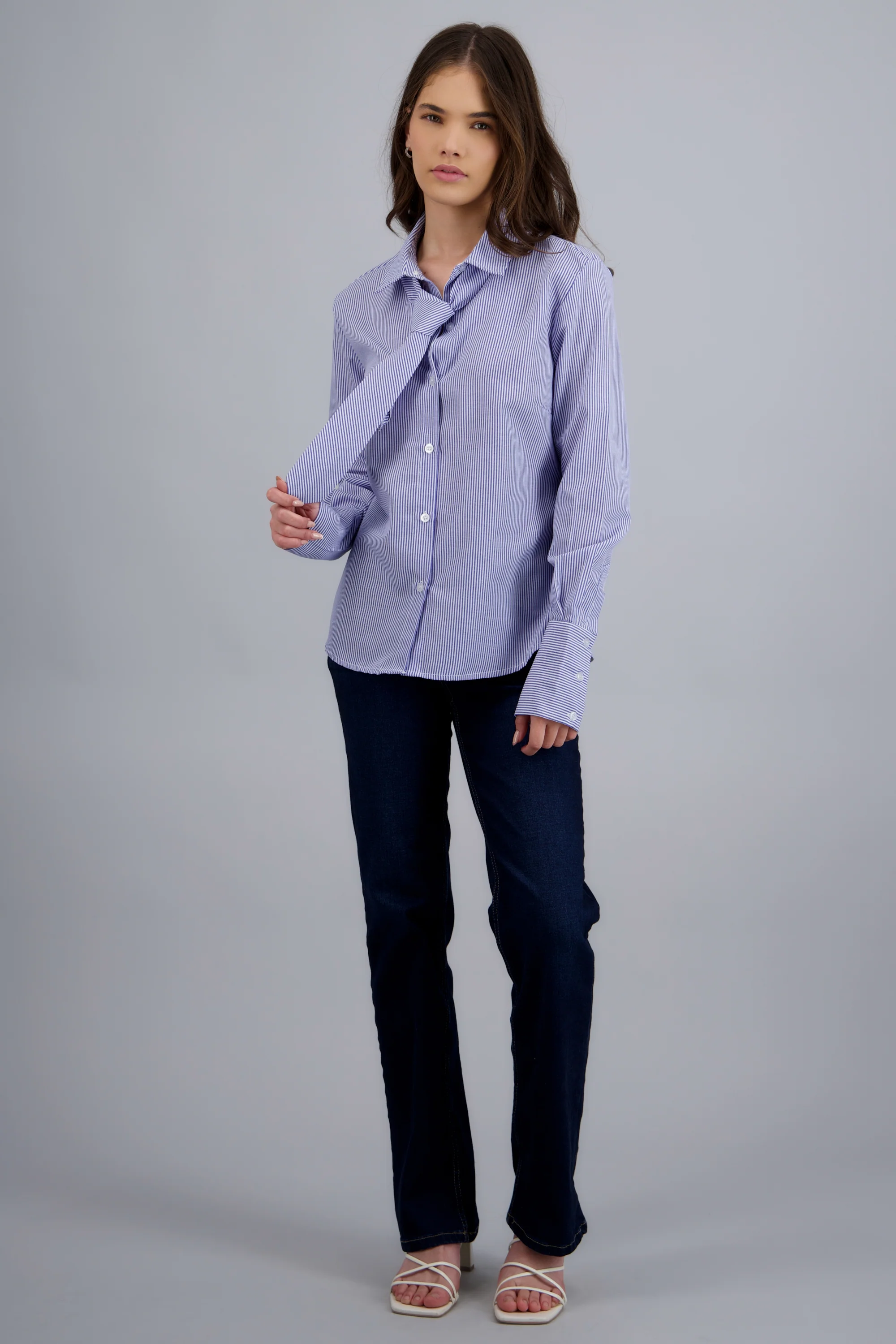 Camisa manga larga con corbata