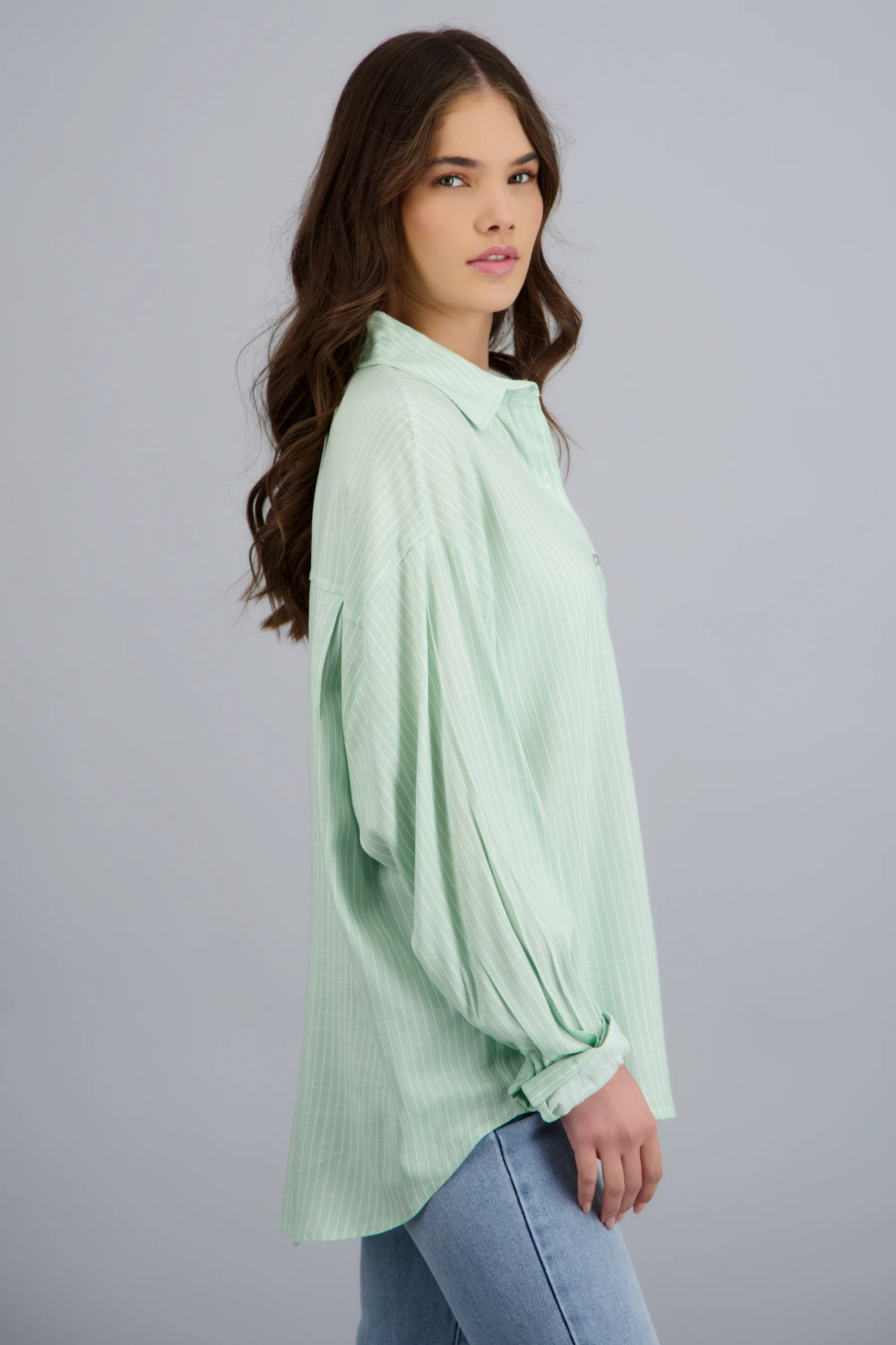 Camisa oversized manga doblada - Image 2