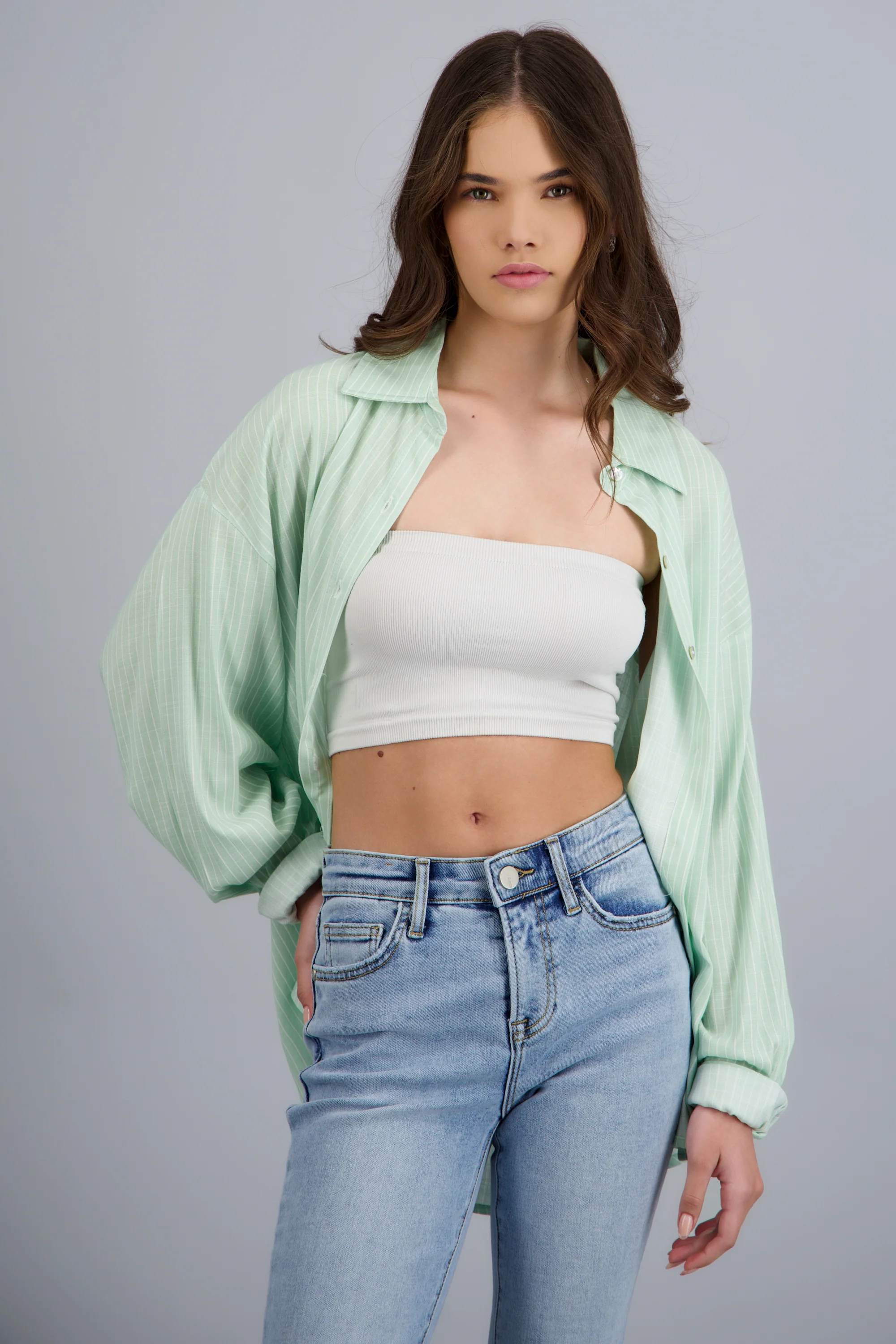 Camisa oversized manga doblada - Image 4