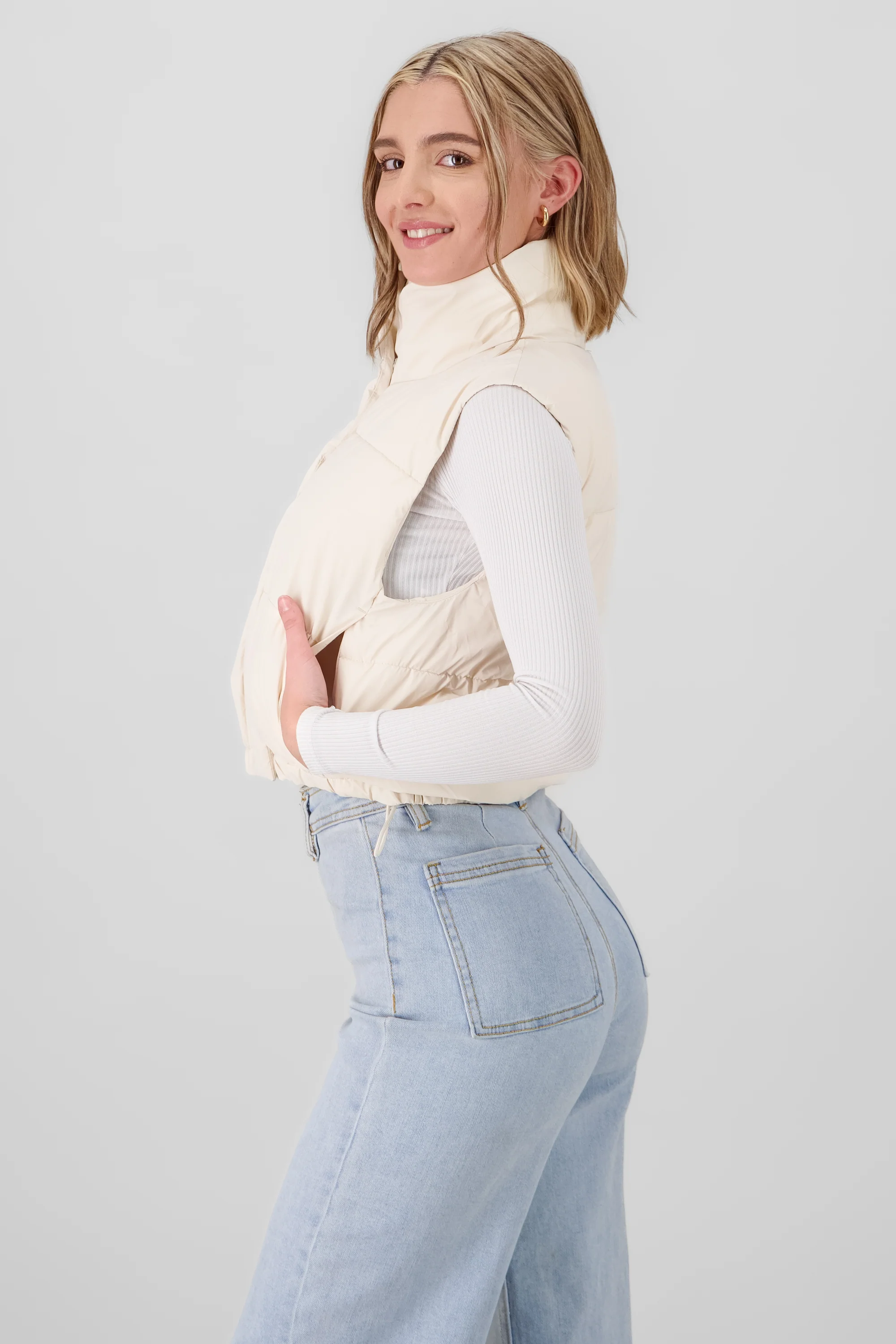 Chaleco con cuello alto liso - Image 3