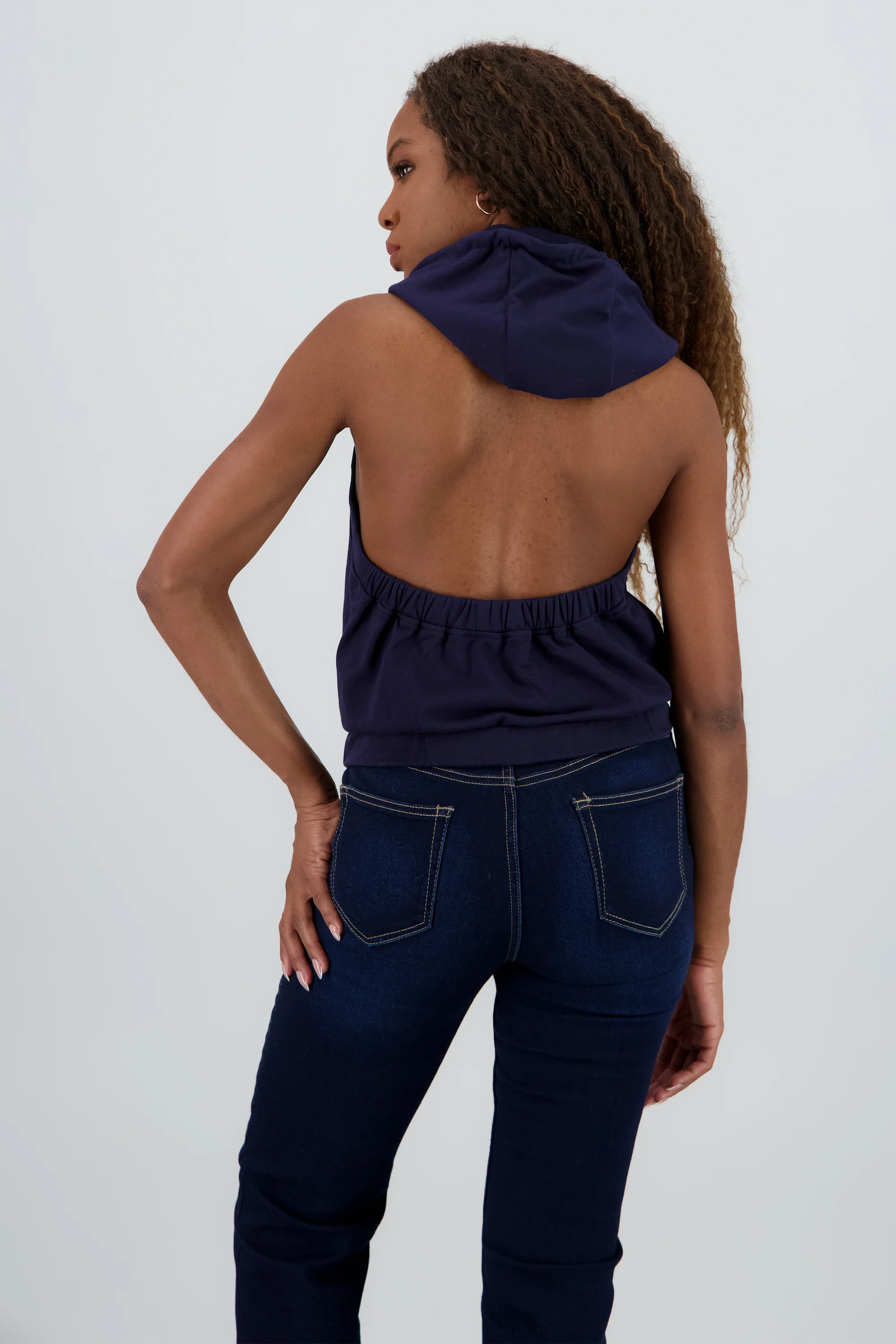 Chaleco detalle gorro - Image 4